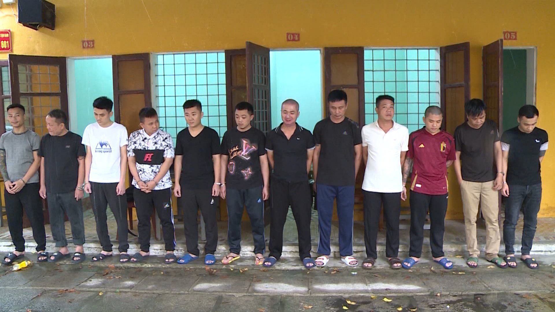 Danh t&iacute;nh kẻ cầm đầu đường d&acirc;y c&aacute; độ b&oacute;ng đ&aacute; ở Thanh H&oacute;a vừa bị triệt ph&aacute;- Ảnh 1.