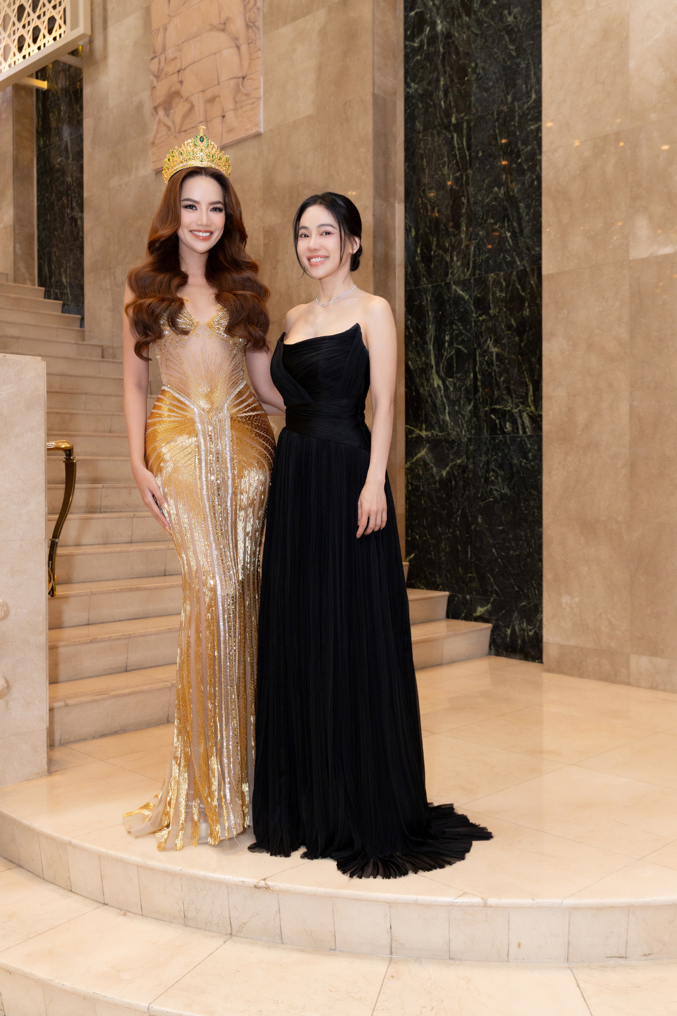 Ngỡ ng&agrave;ng trước nhan sắc kh&ocirc;ng tuổi của "b&agrave; tr&ugrave;m" c&aacute;c hoa hậu Việt Nam- Ảnh 5.