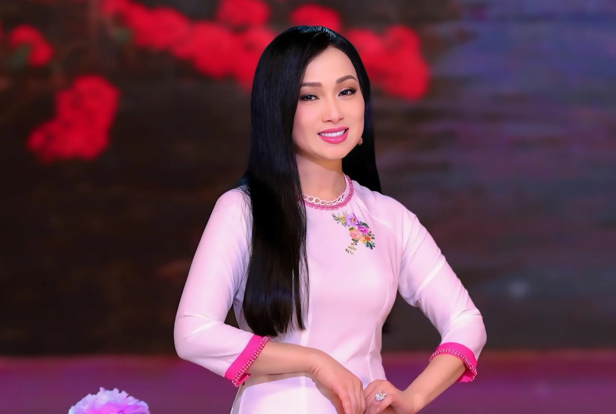 Ca sĩ Hà Phương: Nhiều anh chàng đi xe đạp, xe máy từng theo đuổi tôi- Ảnh 1. Ca sĩ Hà Phương: Nhiều anh chàng đi xe đạp, xe máy từng theo đuổi tôi- Ảnh 1.