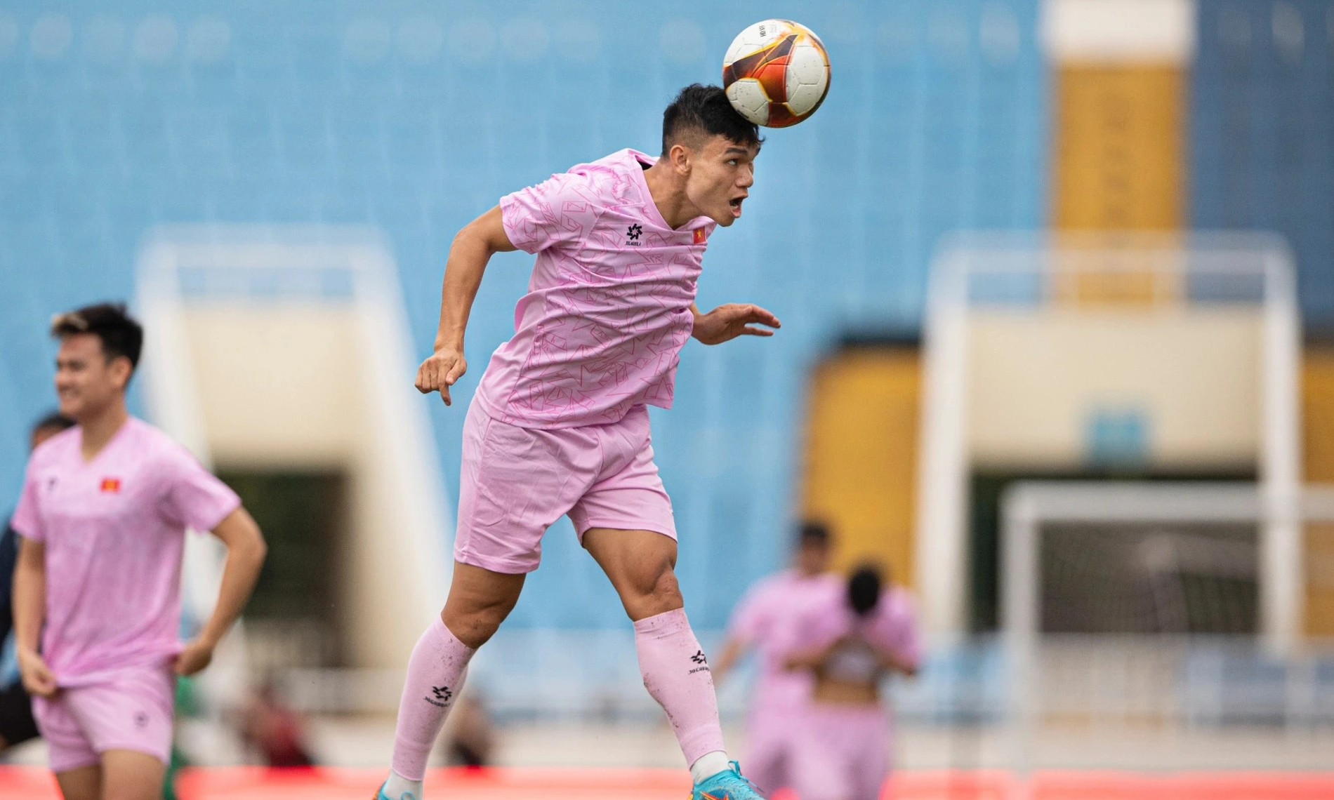 HLV Kim Sang-sik đ&atilde; c&oacute; c&aacute;ch khắc chế "vũ kh&iacute;" nguy hiểm nhất của Philippines?- Ảnh 1.