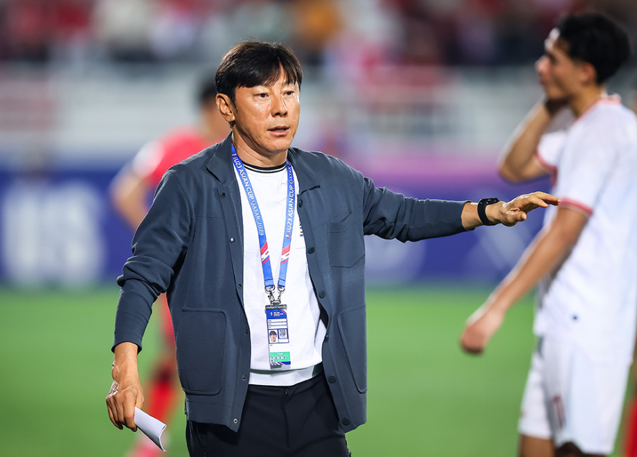 HLV Shin Tae-yong bất ngờ nhập viện trước trận ảnh hưởng đến v&eacute; đi tiếp của tuyển Việt Nam- Ảnh 1.