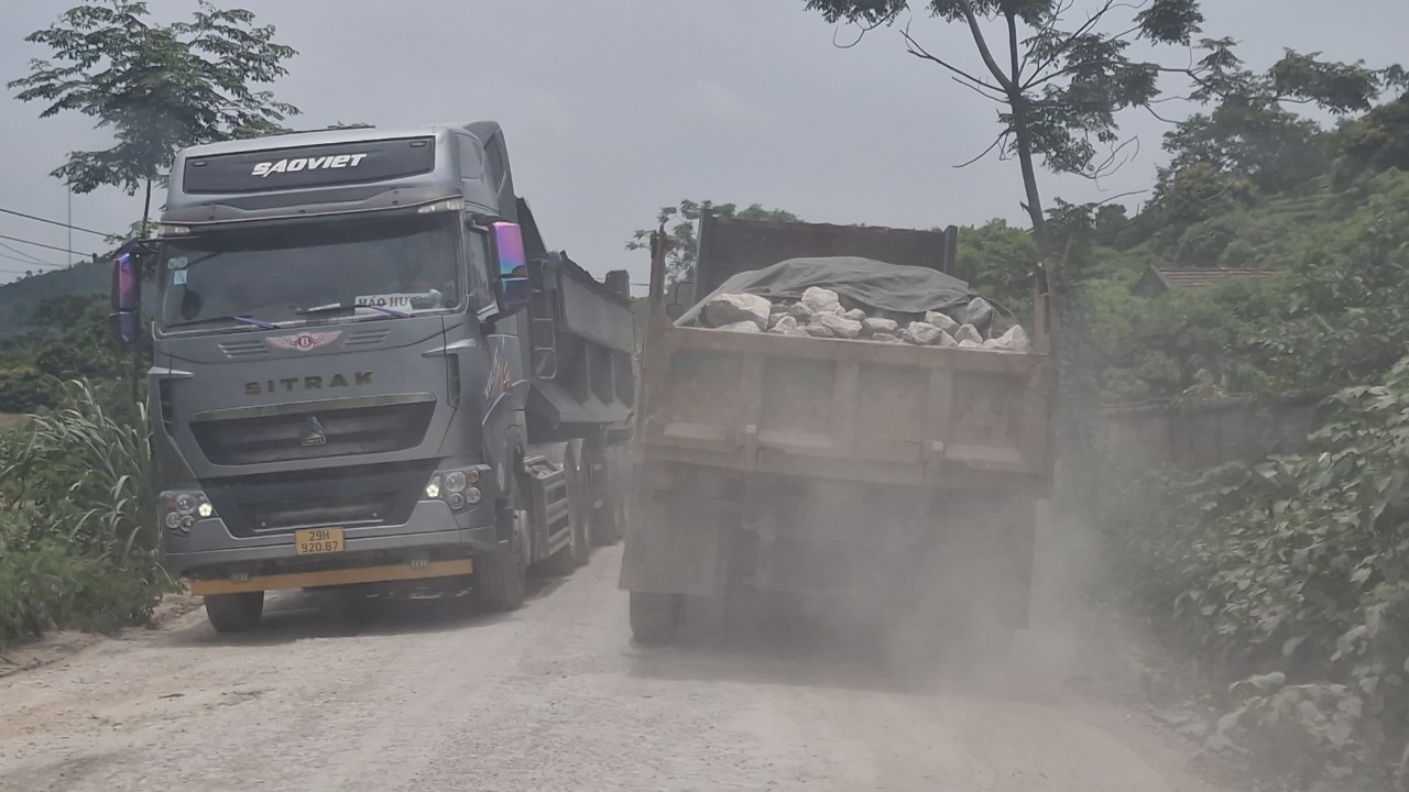 Hết thời hạn, nhiều mỏ đá tại Thái Nguyên vẫn chưa lắp đặt trạm cân- Ảnh 4. Hết thời hạn, nhiều mỏ đá tại Thái Nguyên vẫn chưa lắp đặt trạm cân- Ảnh 4.