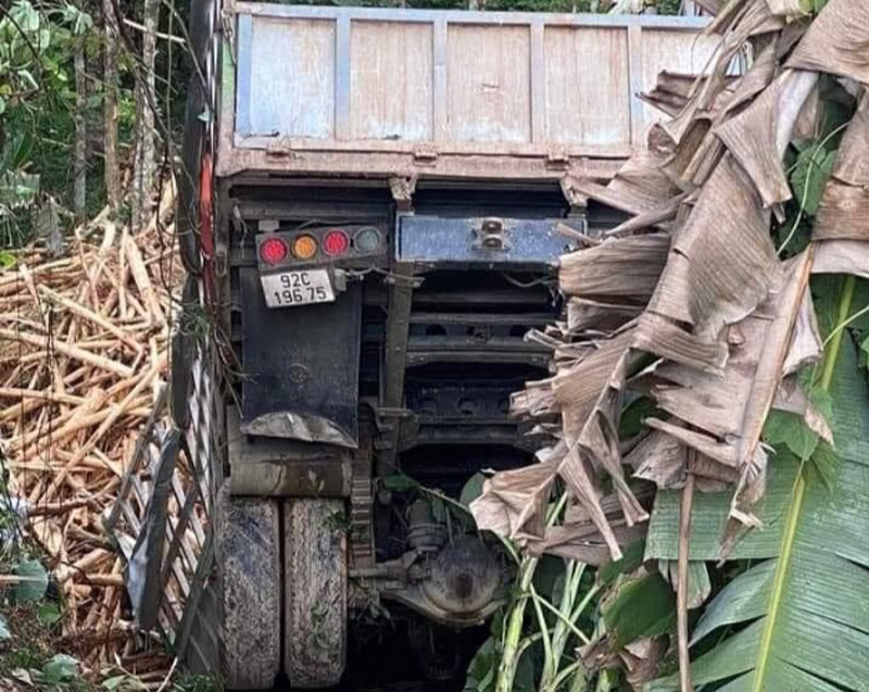 Chiếc xe tải tại hiện trường vụ tai nạn.