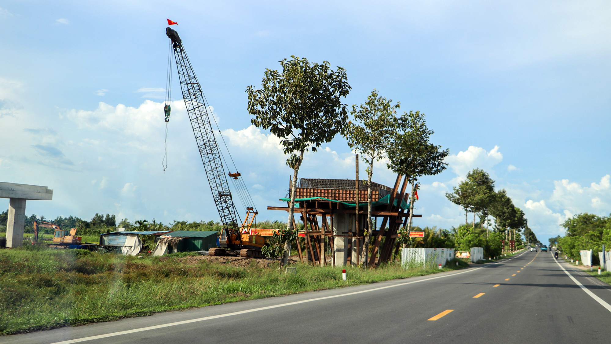B&iacute; thư Hậu Giang kiểm tra tiến độ thi c&ocirc;ng cao tốc trục ngang- Ảnh 1.