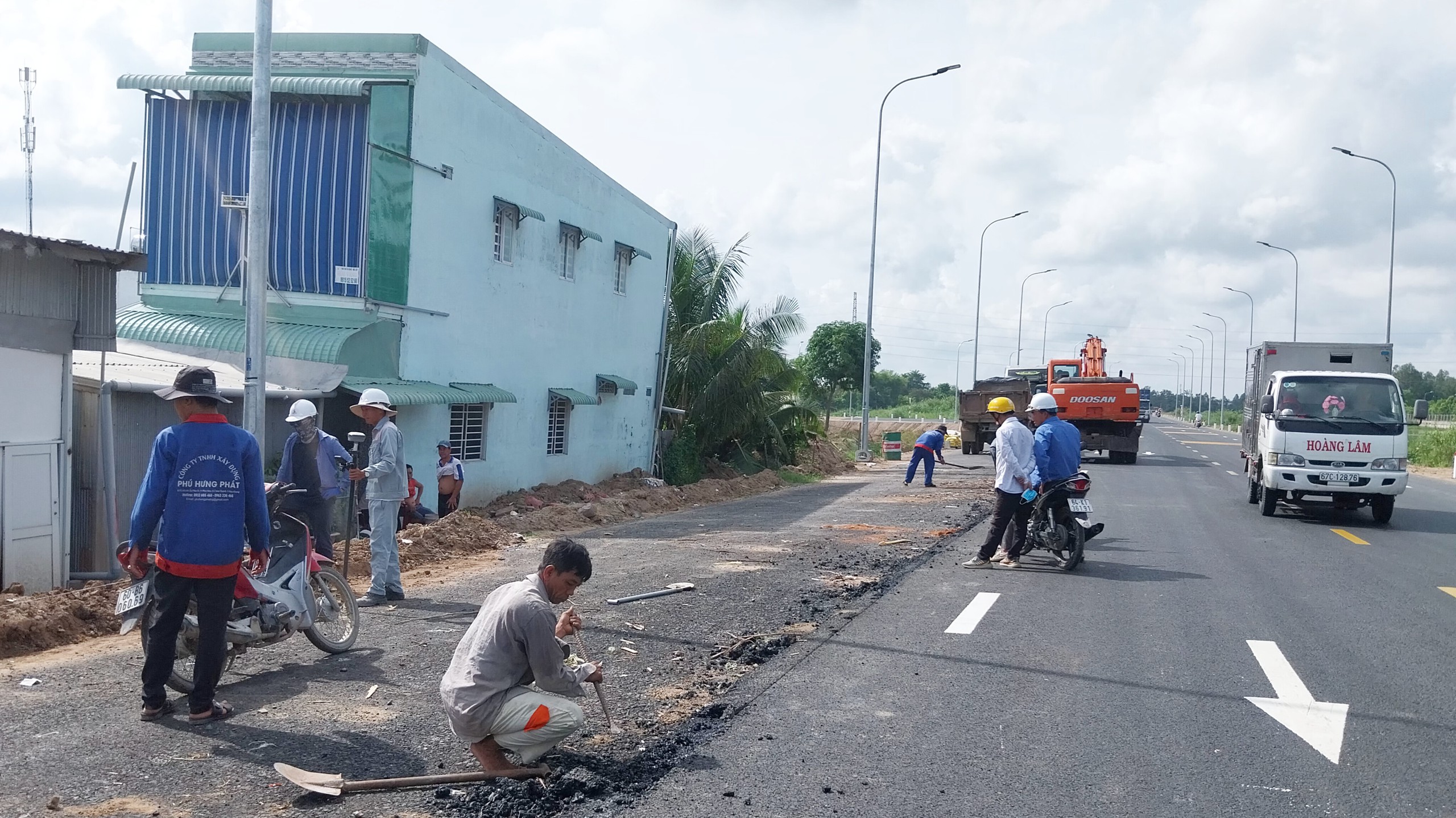 Thi c&ocirc;ng 280m cuối c&ugrave;ng tr&ecirc;n tuyến tr&aacute;nh TP Long Xuy&ecirc;n- Ảnh 2.