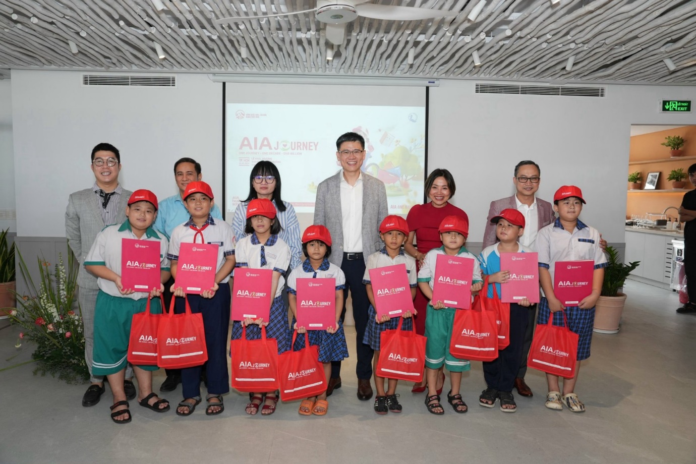 AIA Việt Nam hưởng ứng Th&aacute;ng h&agrave;nh động v&igrave; trẻ em 2024- Ảnh 3.