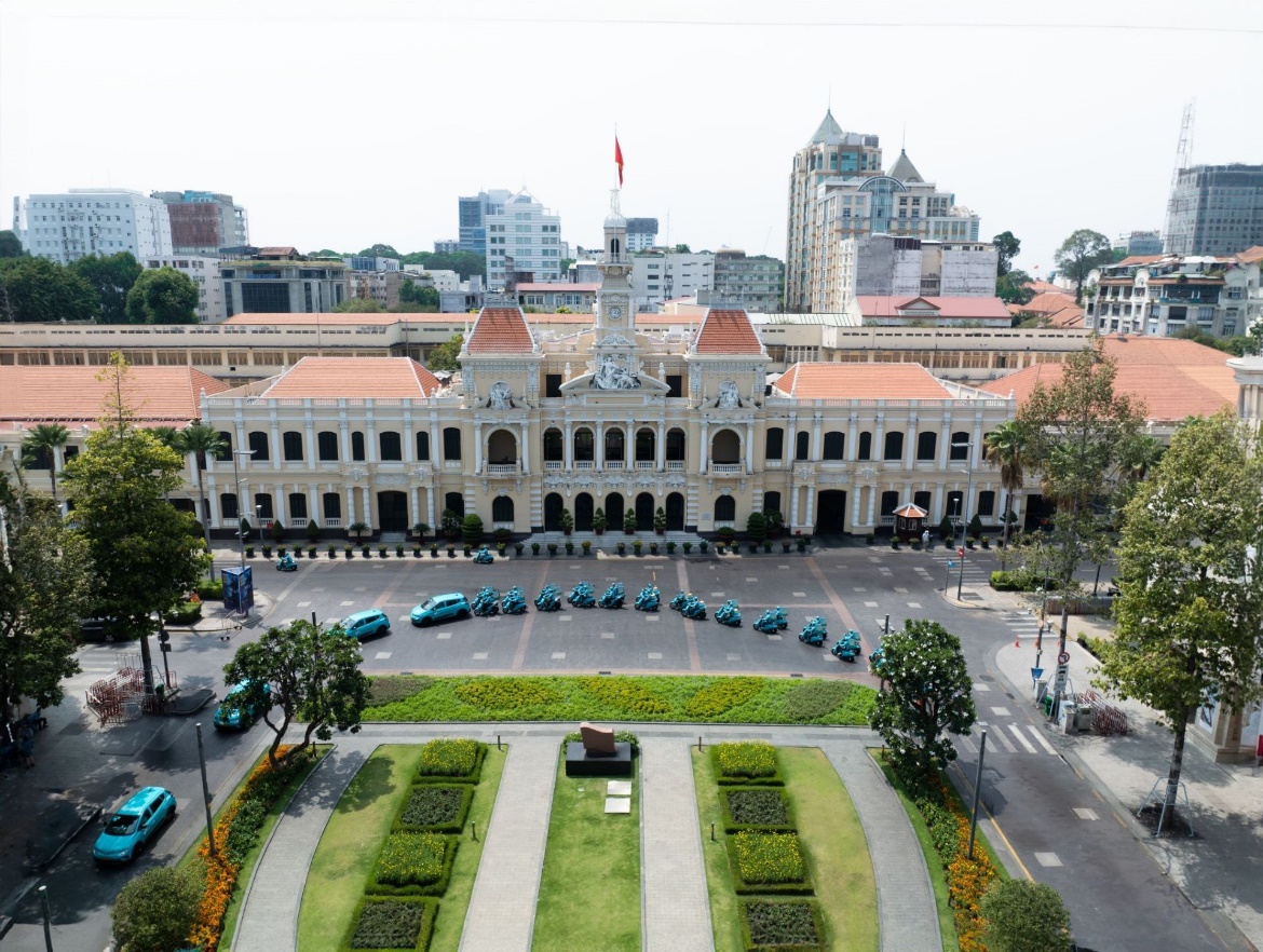 Chạy taxi c&ocirc;ng nghệ, t&agrave;i xế n&ecirc;n chọn h&atilde;ng n&agrave;o?- Ảnh 2.