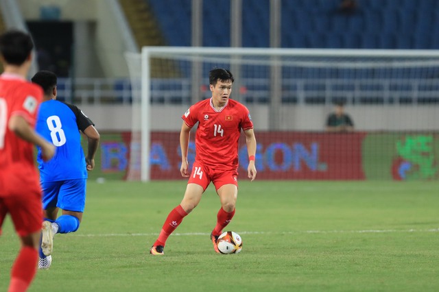 Việt Nam vs Philippines: Chiến thắng cảm x&uacute;c trong ng&agrave;y ra mắt HLV Kim Sang-sik - Ảnh 7.