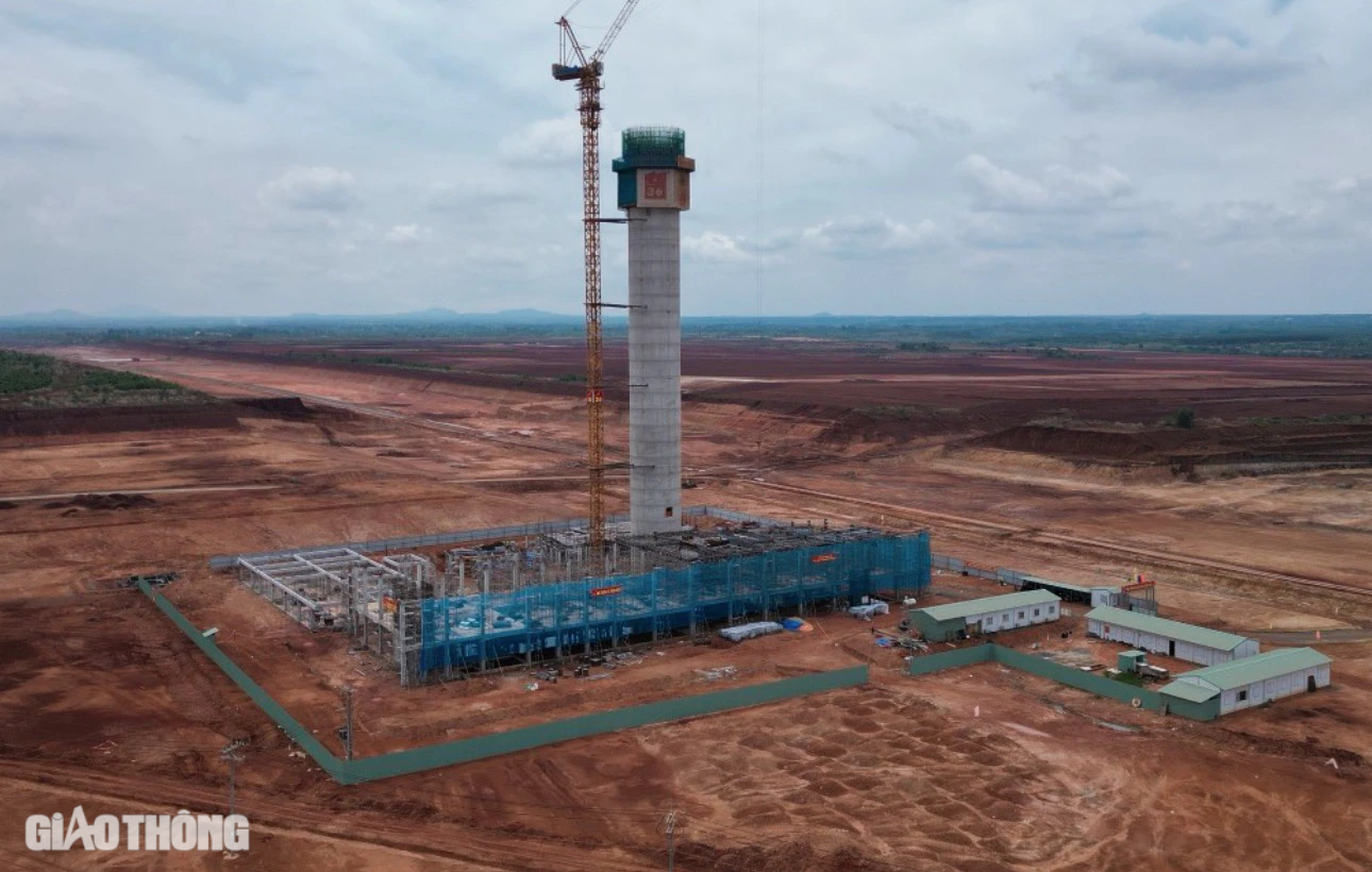 Th&aacute;p kh&ocirc;ng lưu s&acirc;n bay Long Th&agrave;nh vượt tiến độ 70 ng&agrave;y, cao hơn 81m- Ảnh 1.