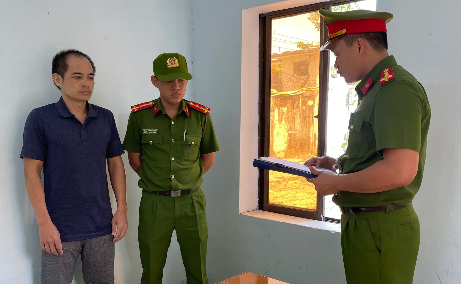 Lập c&ocirc;ng ty ma, bu&ocirc;n lậu h&agrave;ng điện tử từ Ph&aacute;p về Việt Nam- Ảnh 1.