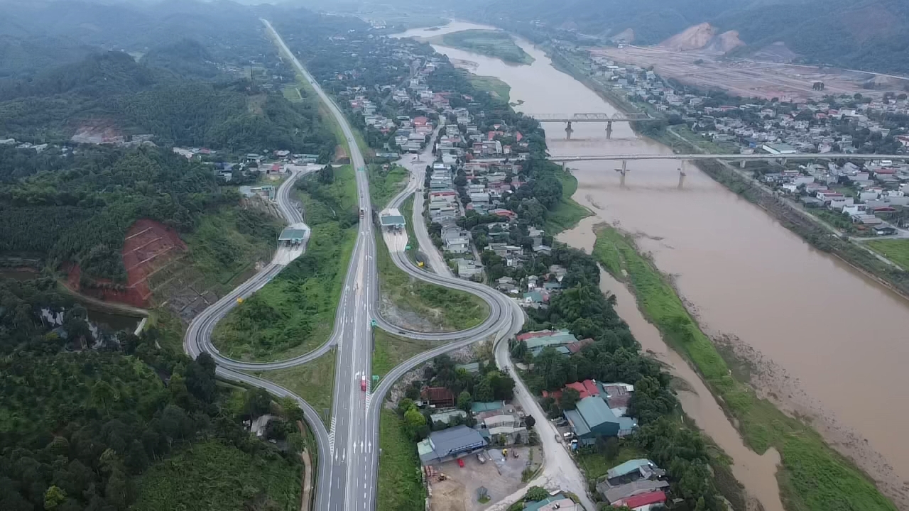 L&agrave;o Cai: Dự ước tăng trưởng kinh tế 6 th&aacute;ng đầu năm 2024 tăng 5,62%- Ảnh 1.