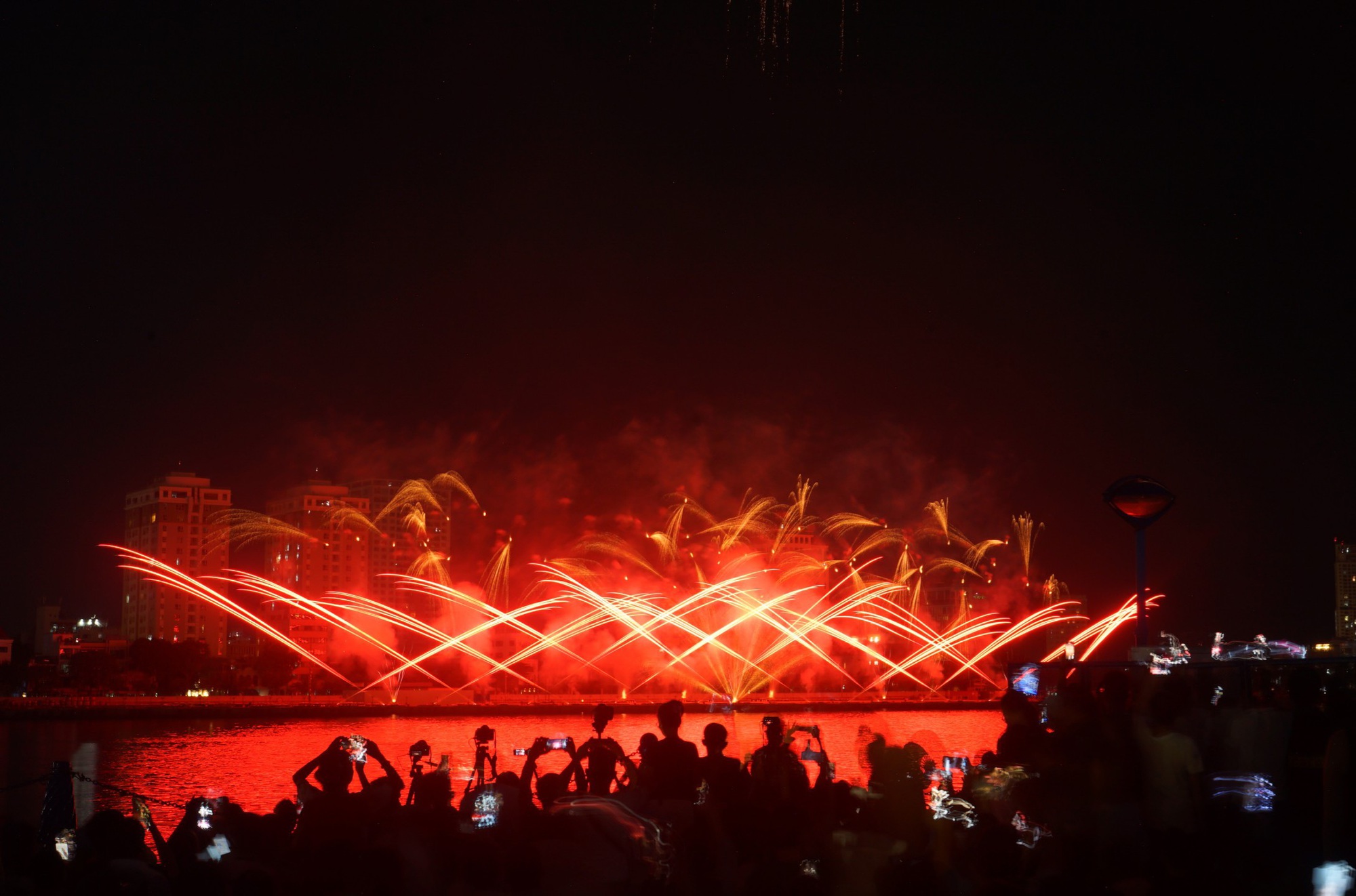 Ph&aacute;o hoa Đ&agrave; Nẵng 2024: Chủ nh&agrave; so t&agrave;i với đương kim v&ocirc; địch- Ảnh 3.