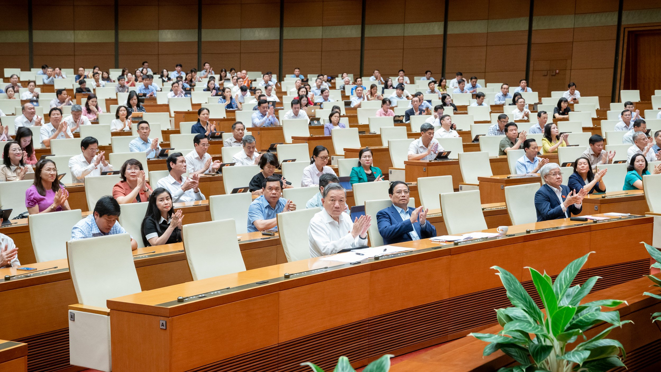 Quốc hội chốt sửa Luật Đường sắt trong năm 2025- Ảnh 2.