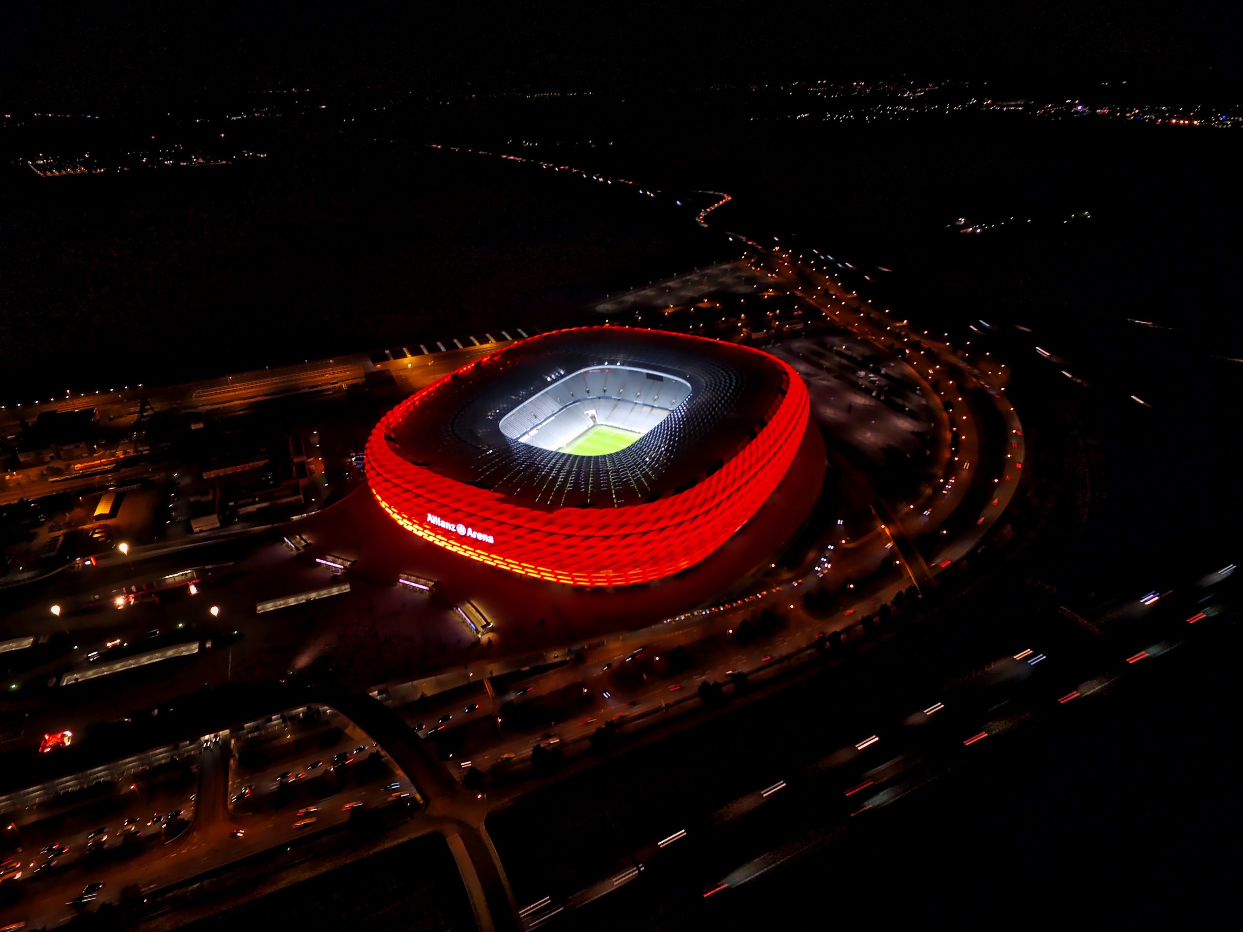 Chi&ecirc;m ngưỡng vẻ đẹp lộng lẫy của 10 s&acirc;n vận động tổ chức EURO 2024- Ảnh 2.