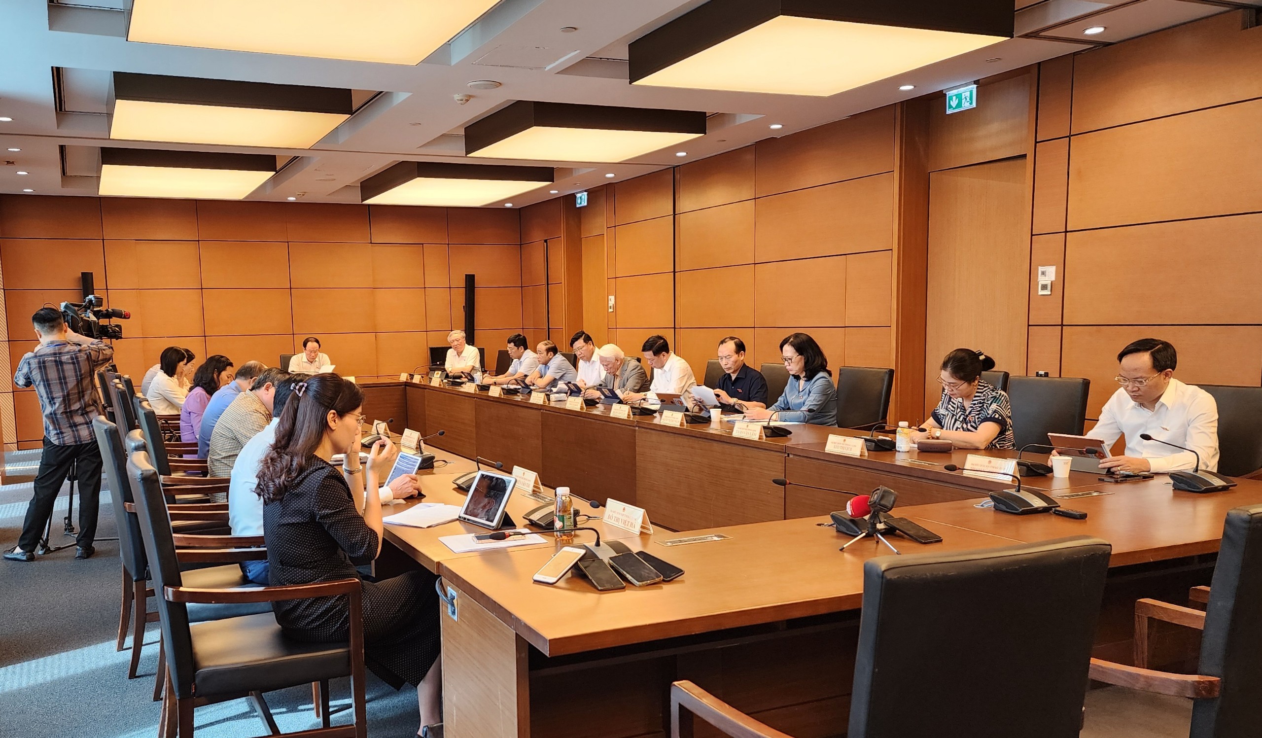 &Ocirc;ng Nguyễn H&ograve;a B&igrave;nh: "Roi vọt, trại giam l&agrave;m c&aacute;c ch&aacute;u chai sạn đối với h&igrave;nh phạt m&agrave; th&ocirc;i"- Ảnh 2.