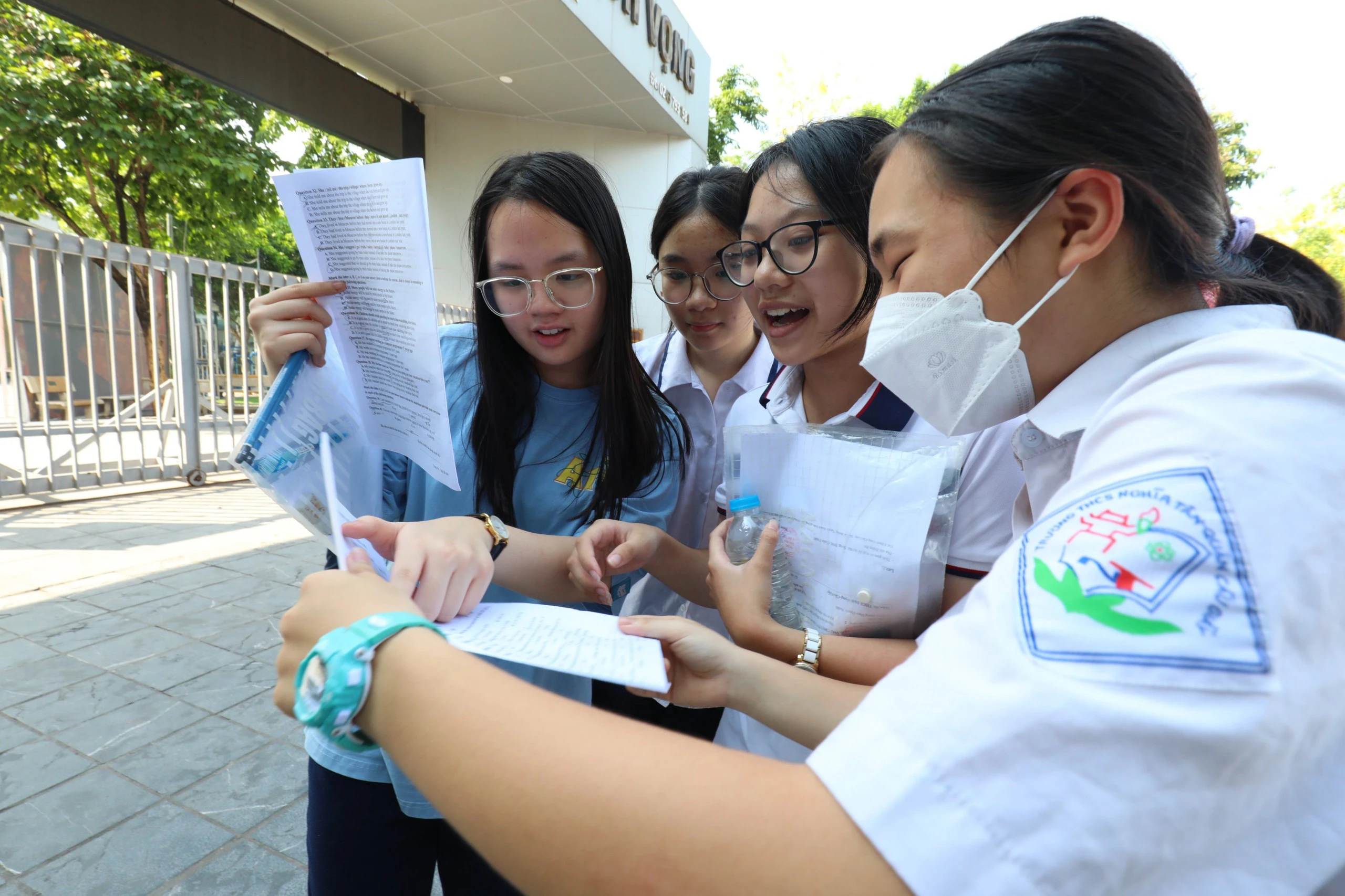 C&aacute;c th&iacute; sinh tham dự kỳ thi tuyển sin