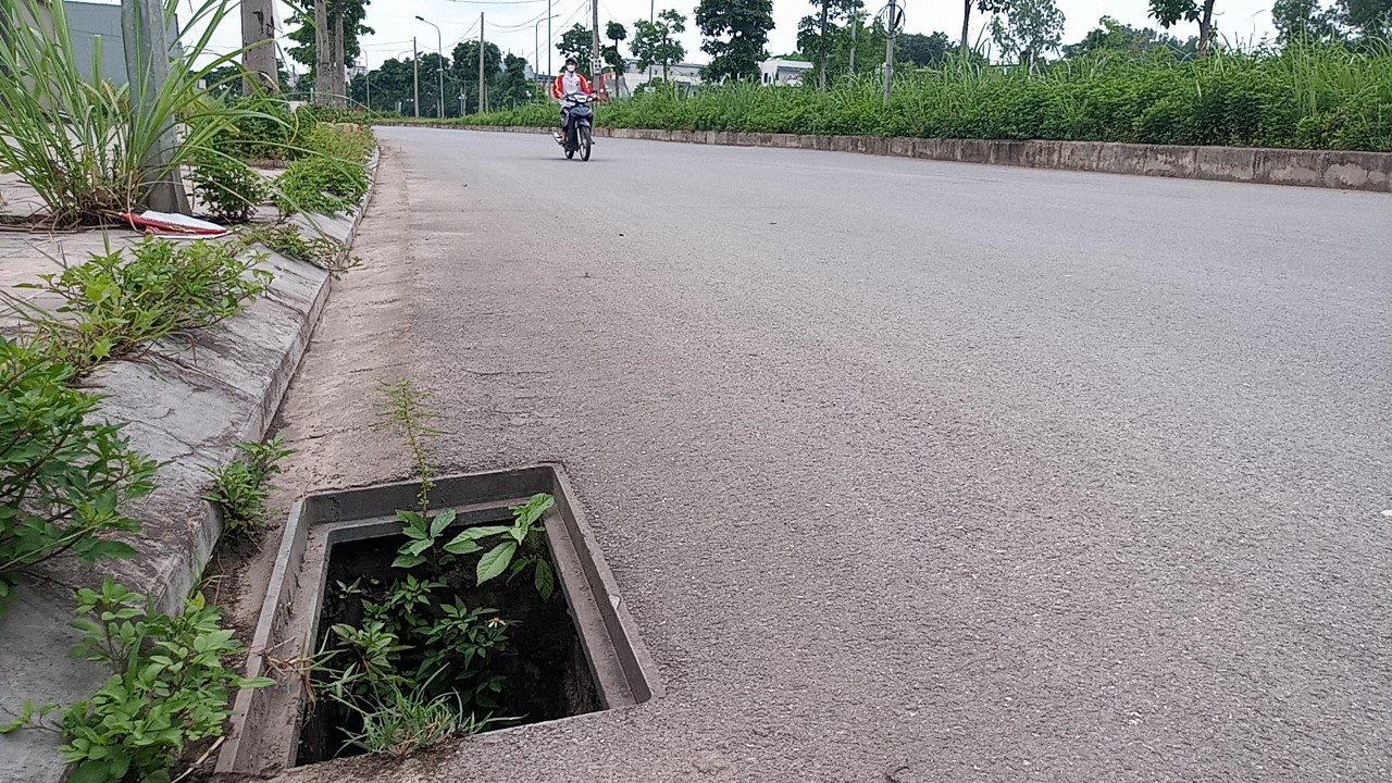 Thái Nguyên: Loạt hố ga mất nắp, cột điện hở lõi đe dọa ATGT- Ảnh 11. Thái Nguyên: Loạt hố ga mất nắp, cột điện hở lõi đe dọa ATGT- Ảnh 11.