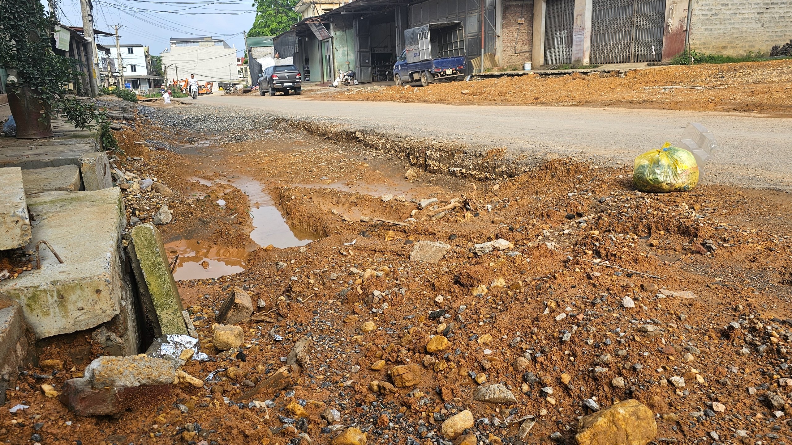 H&agrave; Nội: Dự &aacute;n đường tỉnh 414C thi c&ocirc;ng ẩu, tai nạn chực chờ- Ảnh 1.