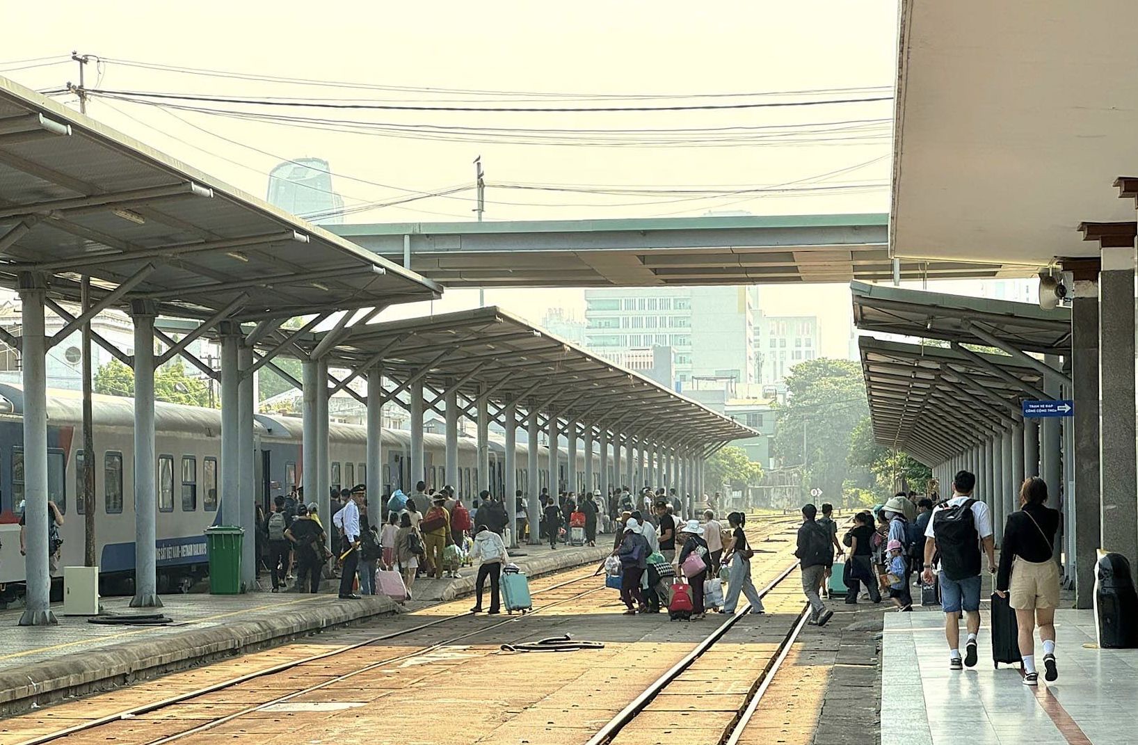 Đường sắt mở bán vé tàu dịp 2/9, giá siêu hấp dẫn- Ảnh 1. Đường sắt mở bán vé tàu dịp 2/9, giá siêu hấp dẫn- Ảnh 1.