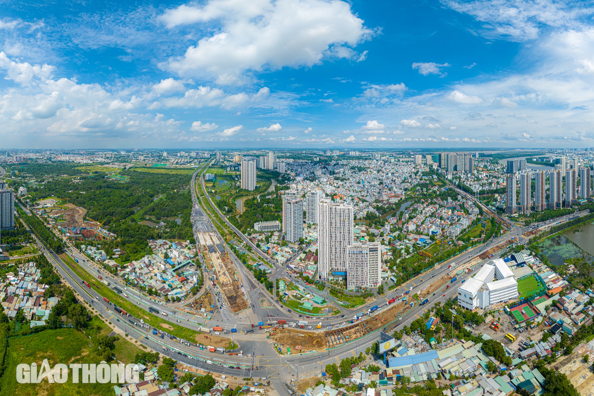 Chi&ecirc;m ngưỡng n&uacute;t giao 3 tầng 3.400 tỷ ở TP.HCM sau hơn 1,5 năm thi c&ocirc;ng- Ảnh 1.