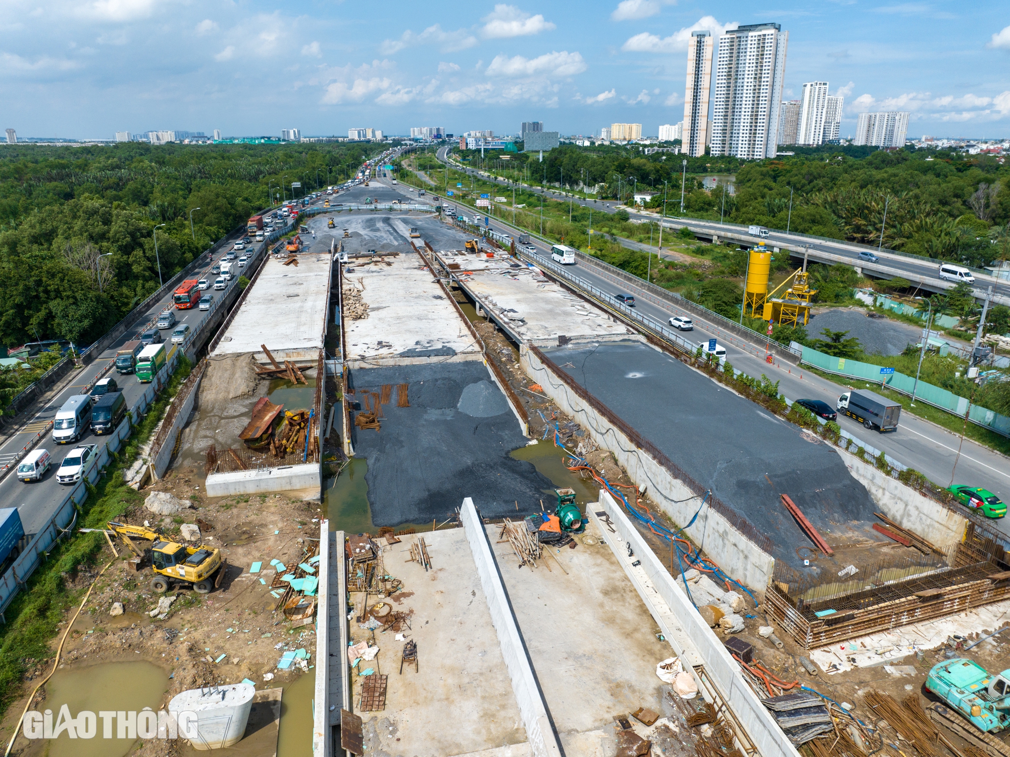 Chi&ecirc;m ngưỡng n&uacute;t giao 3 tầng 3.400 tỷ ở TP.HCM sau hơn 1,5 năm thi c&ocirc;ng- Ảnh 5.