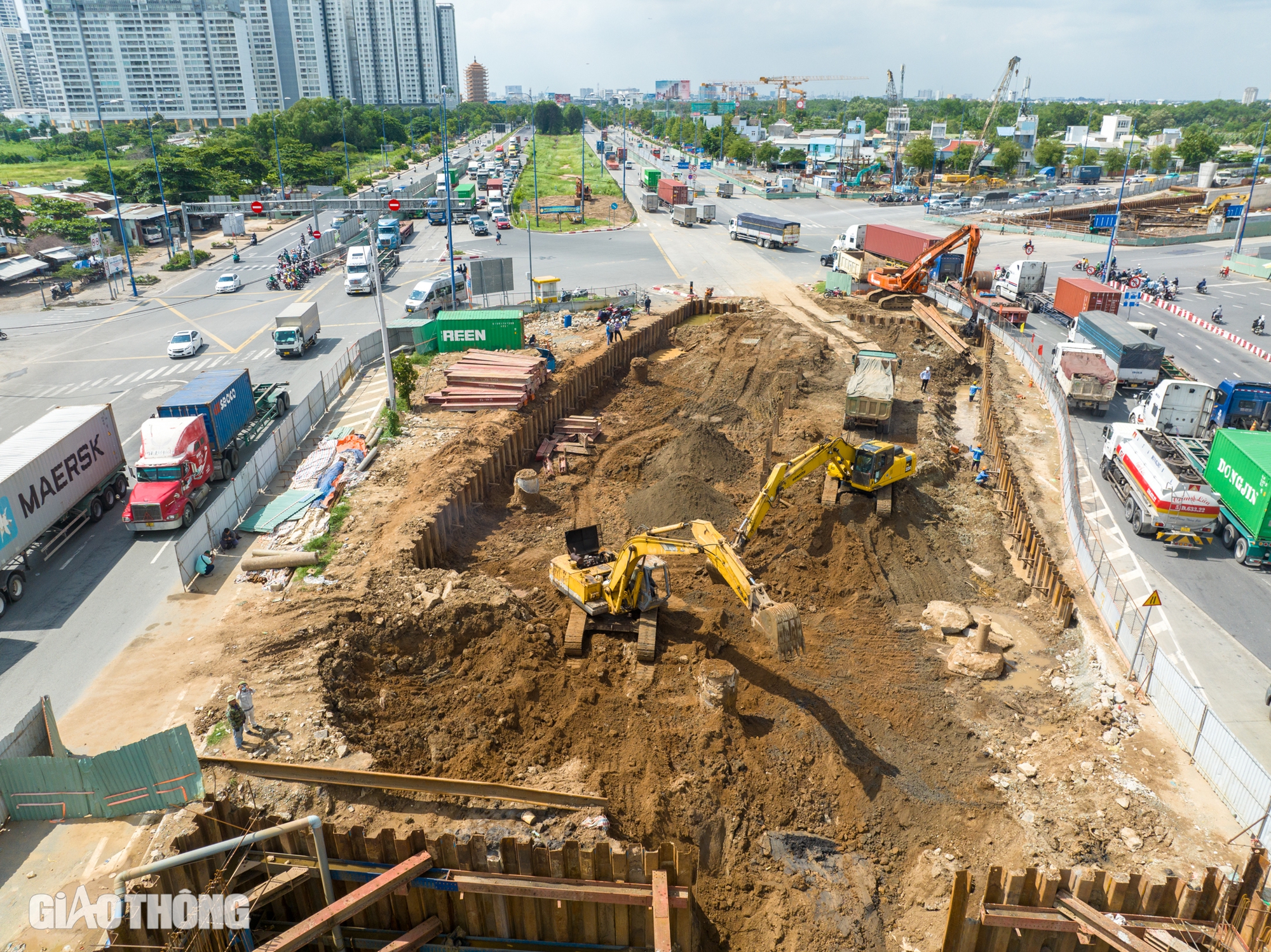 Chi&ecirc;m ngưỡng n&uacute;t giao 3 tầng 3.400 tỷ ở TP.HCM sau hơn 1,5 năm thi c&ocirc;ng- Ảnh 10.