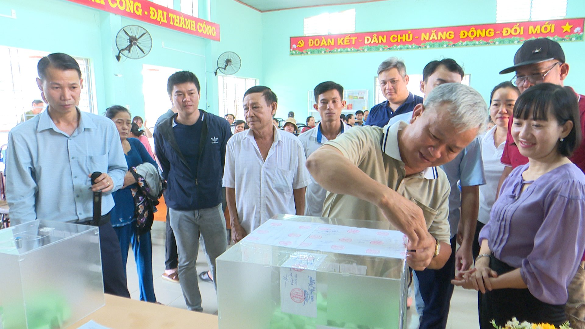 Gần 200 hộ d&acirc;n giao đất l&agrave;m cao tốc Bi&ecirc;n H&ograve;a - Vũng T&agrave;u bốc thăm chọn l&ocirc; t&aacute;i định cư- Ảnh 2.