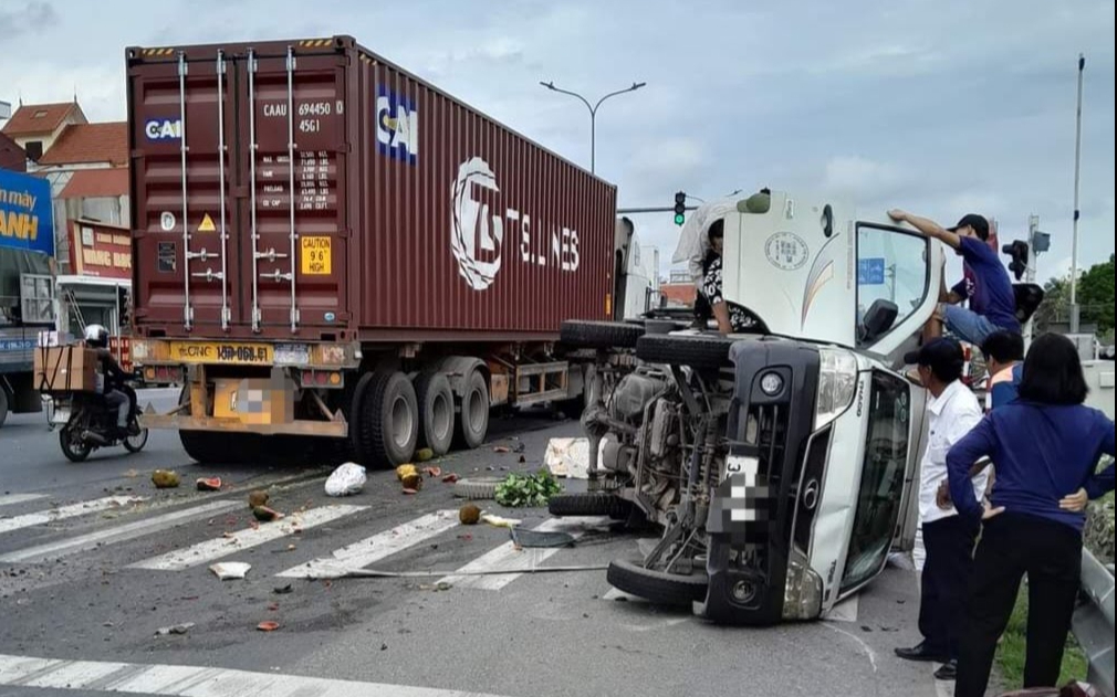 L&aacute;i xe d&ugrave;ng ma t&uacute;y, g&acirc;y tai nạn li&ecirc;n ho&agrave;n bị phạt gần 50 triệu đồng