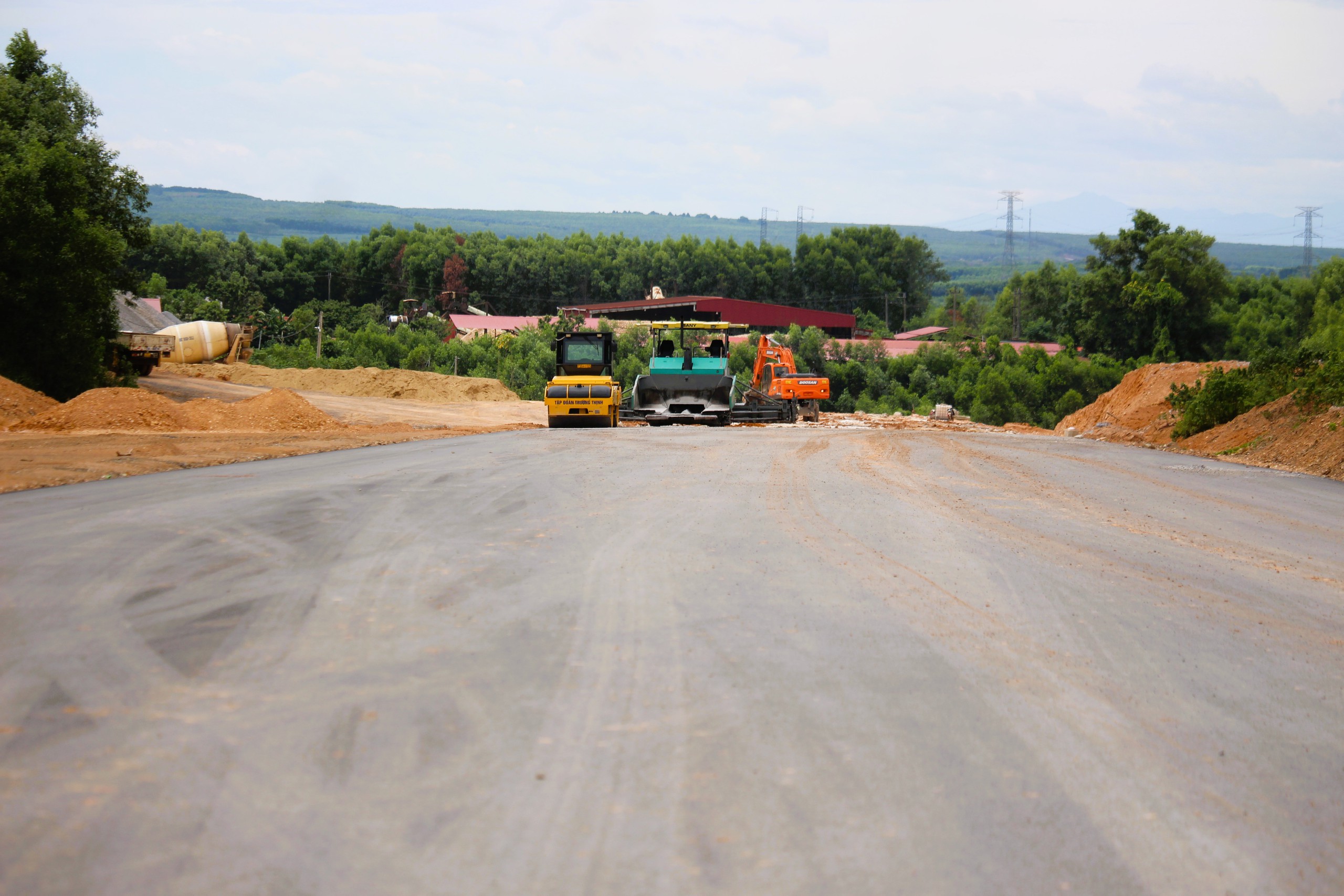 Quảng Trị: C&ocirc;ng t&aacute;c GPMB vẫn l&agrave; điểm nghẽn ảnh hưởng tiến độ c&aacute;c dự &aacute;n- Ảnh 3.