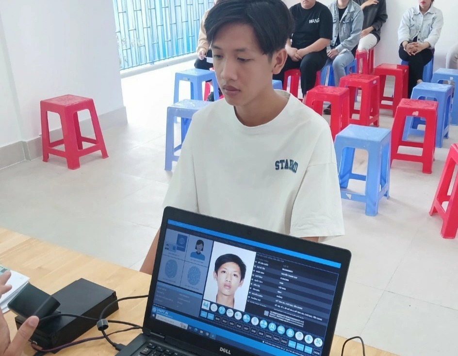 X&aacute;c thực người thi bằng l&aacute;i xe qua thẻ căn cước gắn ch&iacute;p để chống thi hộ- Ảnh 1.