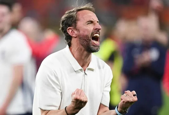 HLV bị "n&eacute;m đ&aacute;" nhiều nhất EURO c&oacute; cơ hội được phong tước Hiệp sĩ- Ảnh 1.