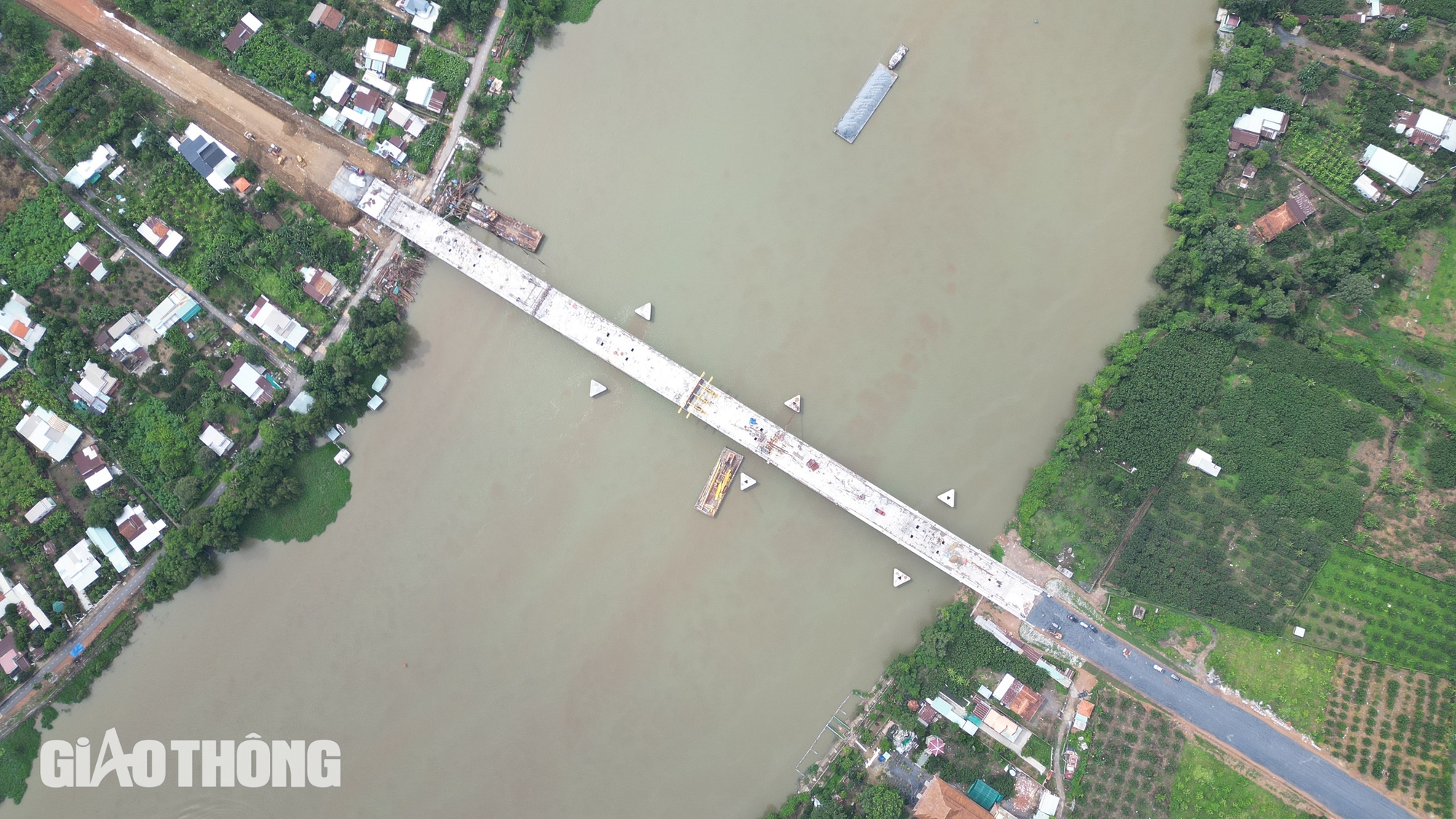 Cầu Bạch Đằng 2 nối Đồng Nai - Bình Dương hợp long, đua về đích dịp 2/9- Ảnh 1. Cầu Bạch Đằng 2 nối Đồng Nai - Bình Dương hợp long, đua về đích dịp 2/9- Ảnh 1.