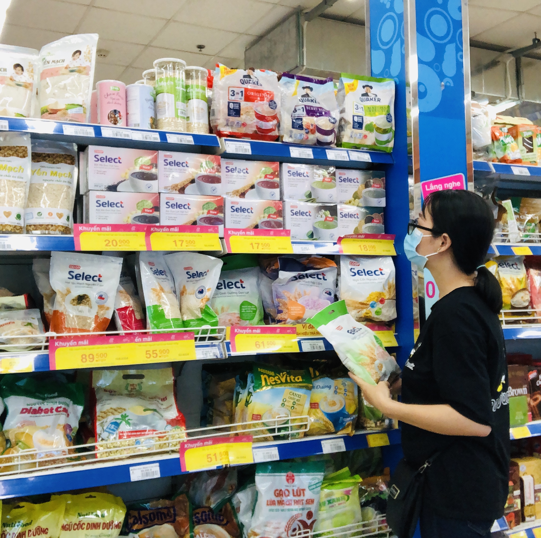 TP.HCM làm gì để tránh việc "té nước theo mưa" khi lương tăng?- Ảnh 2. TP.HCM làm gì để tránh việc "té nước theo mưa" khi lương tăng?- Ảnh 2.