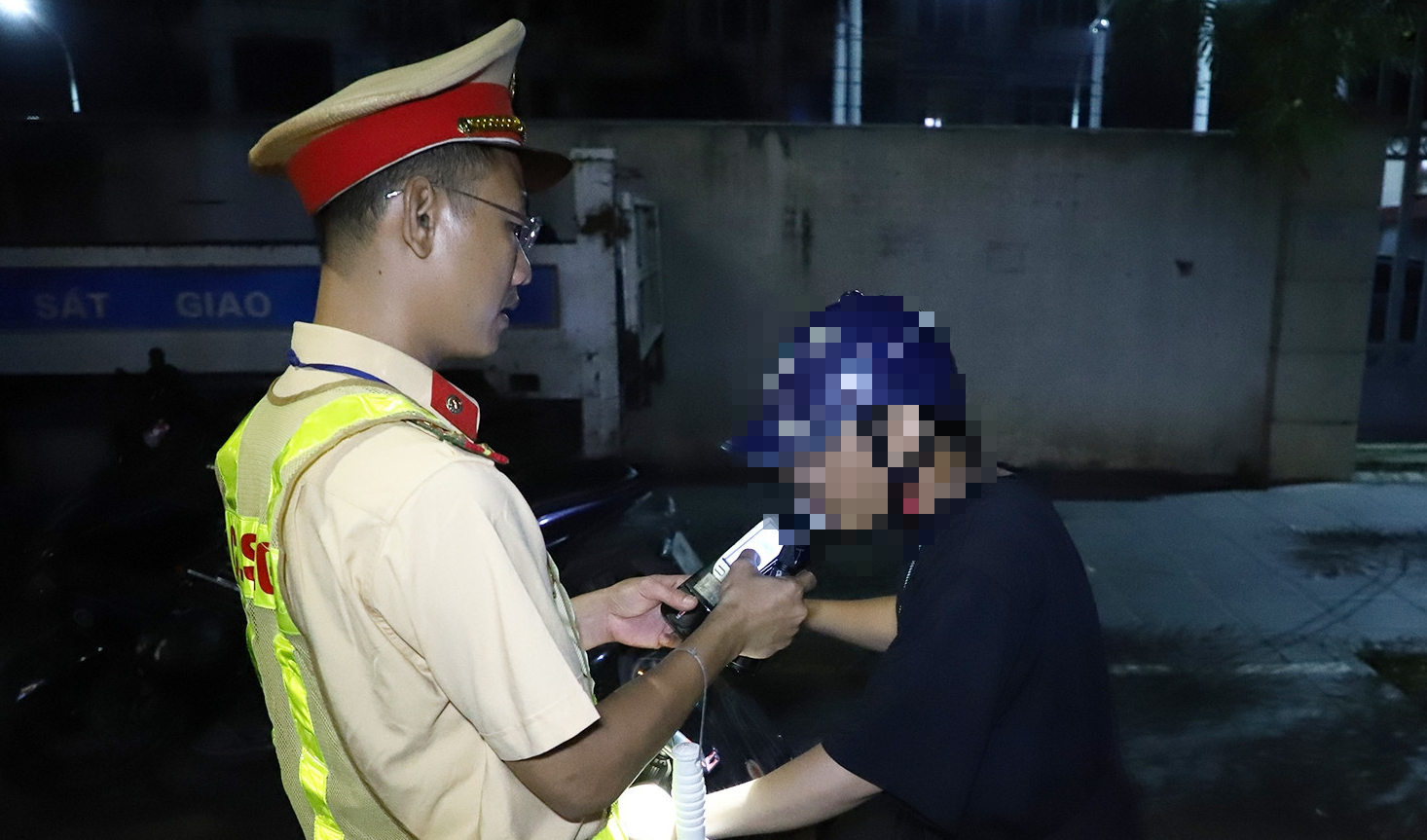 Vi phạm nồng độ cồn "khủng", t&agrave;i xế biện minh v&igrave; mừng tuyển Anh v&agrave;o chung kết Euro- Ảnh 1.