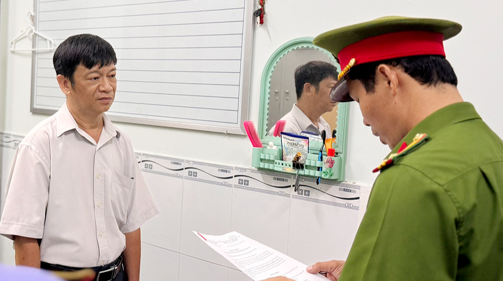 Khởi tố nh&oacute;m c&aacute;n bộ ng&acirc;n h&agrave;ng ở An Giang g&acirc;y thiệt hại tr&ecirc;n 600 tỷ- Ảnh 2.
