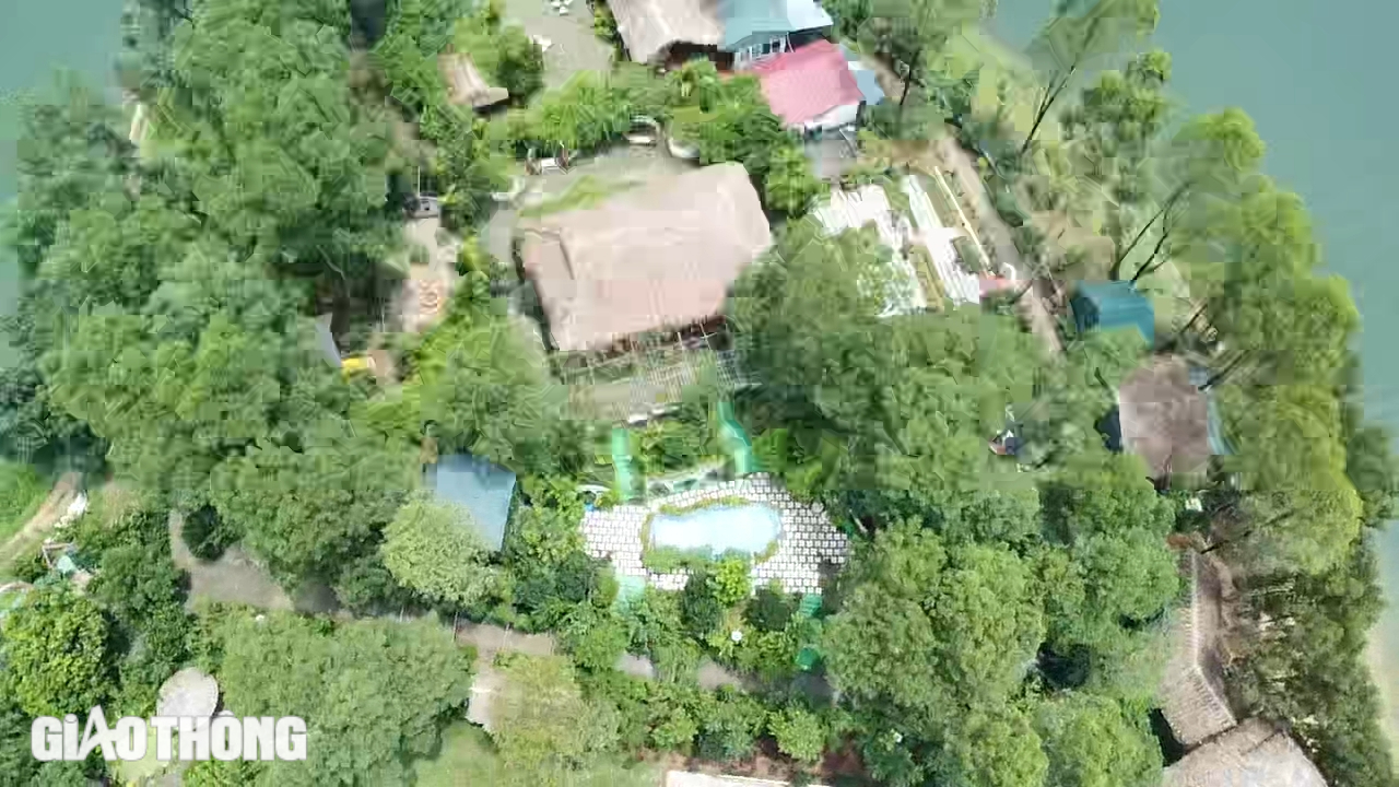 Cận cảnh điểm du lịch "nhiều kh&ocirc;ng" tr&ecirc;n hồ Th&aacute;c B&agrave;- Ảnh 7.