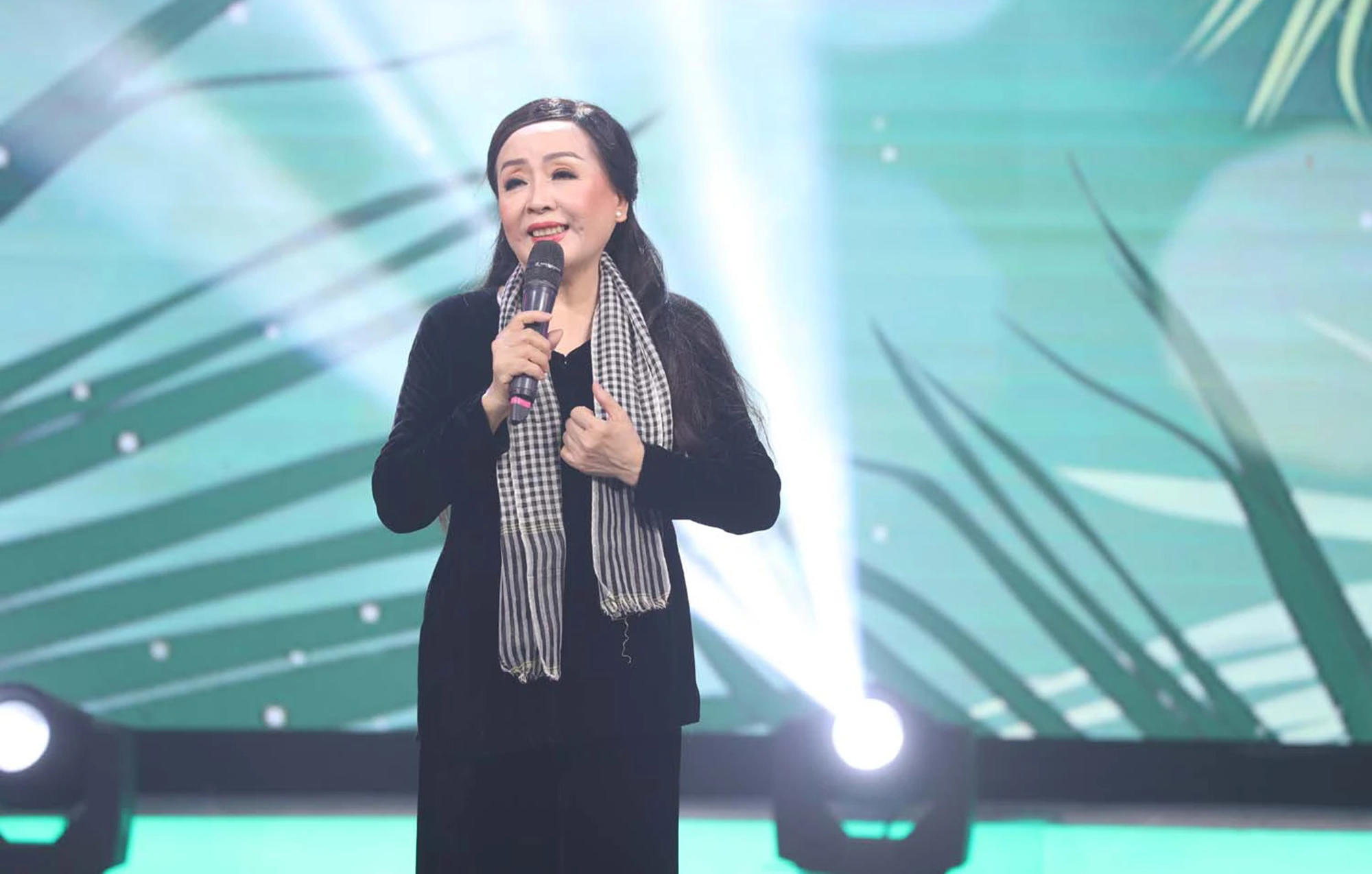 NSND Thu Hiền: T&ocirc;i vẫn h&aacute;t bằng cả tr&aacute;i tim- Ảnh 2.
