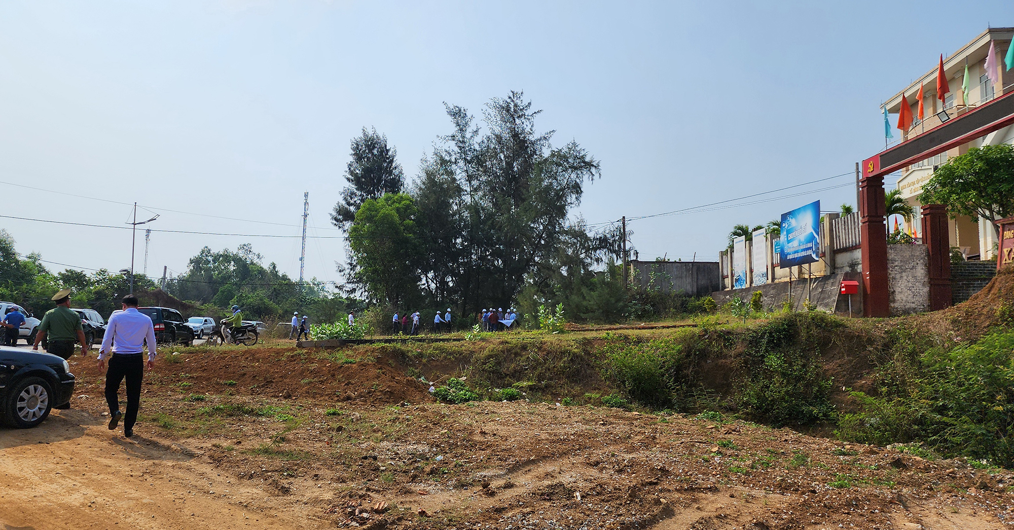 Quảng Ng&atilde;i:&nbsp;Đường hơn 9km l&agrave;m 10 năm chưa xong- Ảnh 1.