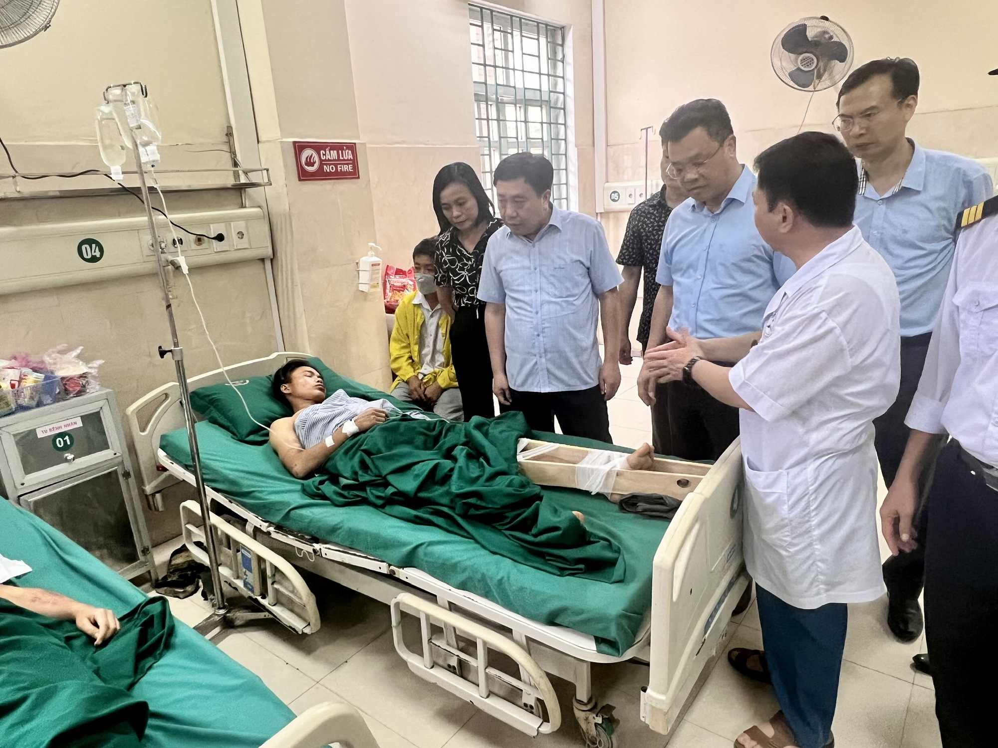 C&aacute;c nạn nh&acirc;n trong vụ sạt lở tại H&agrave; Giang được hỗ trợ ra sao?- Ảnh 1.