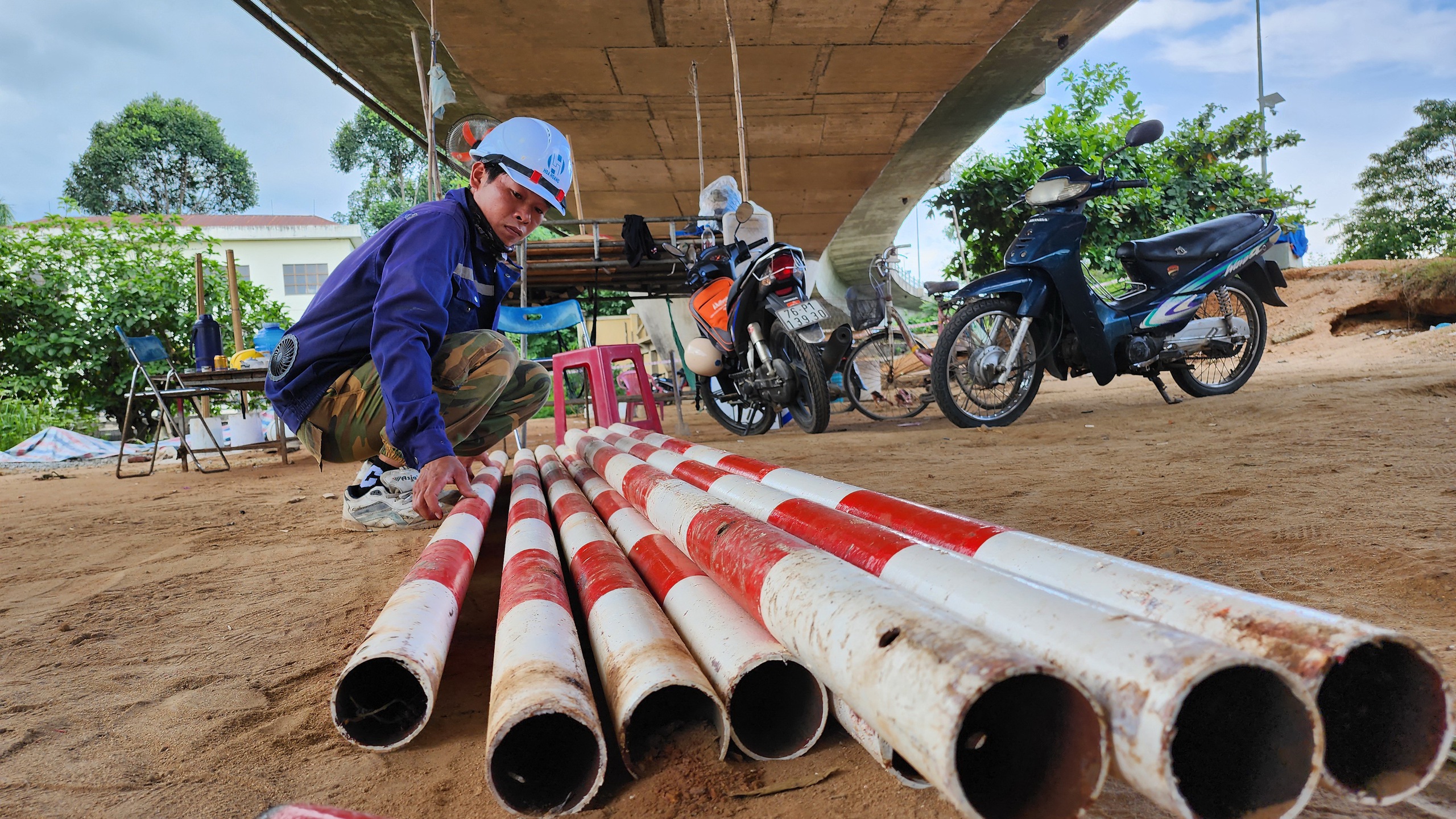 V&igrave; sao cầu Tr&agrave; Kh&uacute;c 2 qua Quảng Ng&atilde;i phải "đ&oacute;ng cửa" trong 2 th&aacute;ng?- Ảnh 8.