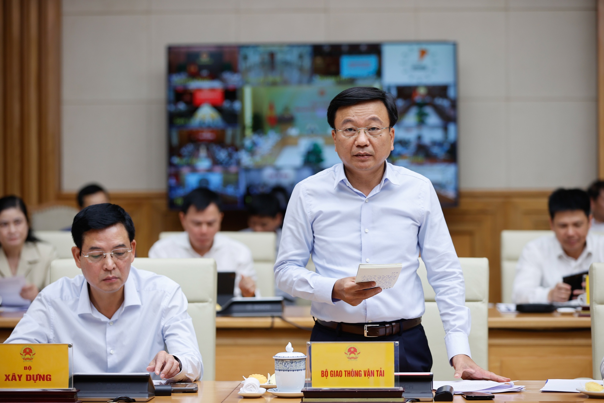 Giải ngân đầu tư công cao, Bộ GTVT được Thủ tướng biểu dương- Ảnh 3. Giải ngân đầu tư công cao, Bộ GTVT được Thủ tướng biểu dương- Ảnh 3.