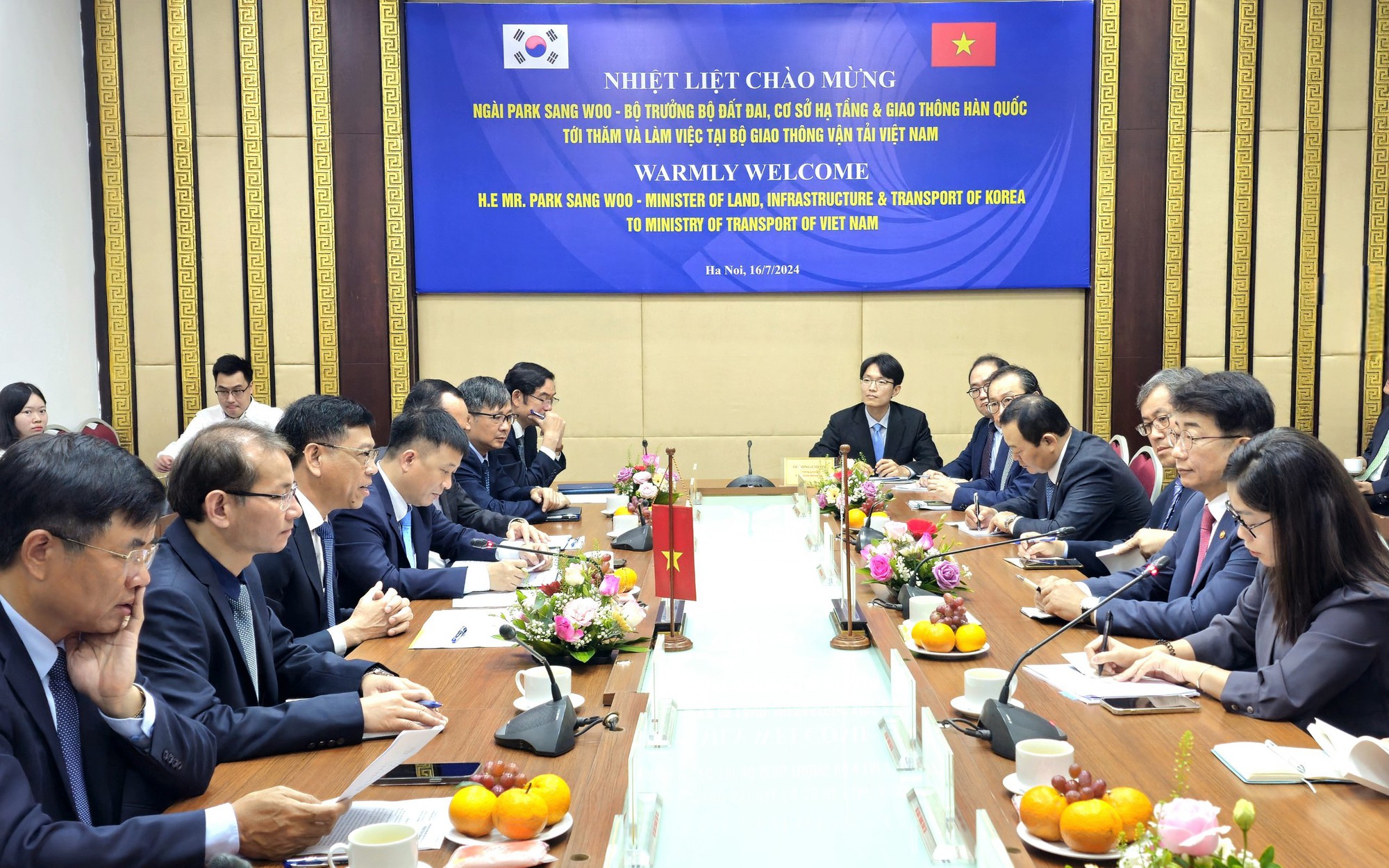 H&agrave;n Quốc đề xuất k&yacute; ghi nhớ hợp t&aacute;c đường sắt tốc độ cao với Việt Nam