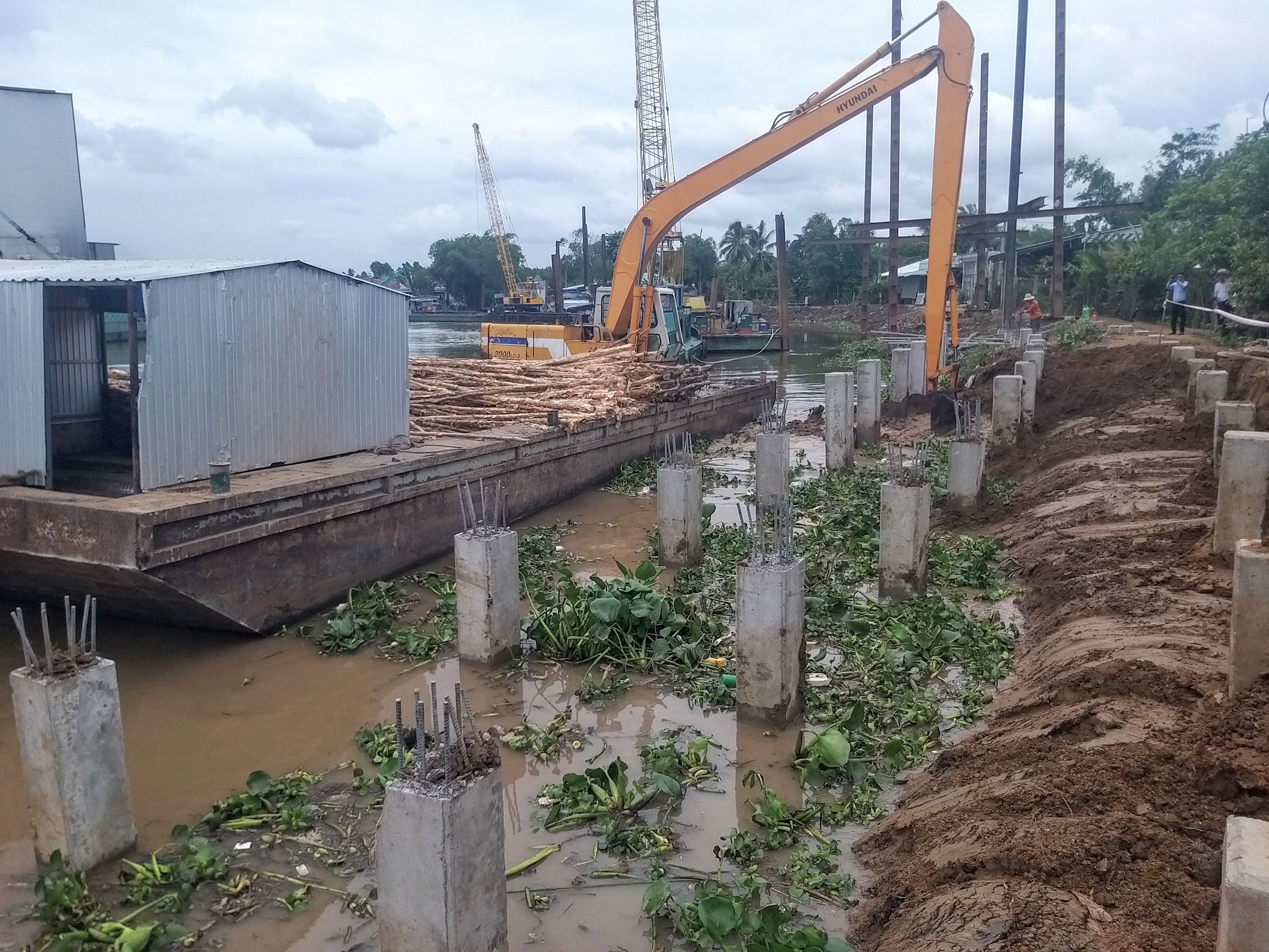 Tiền Giang: Đầu tư gần 250 tỷ l&agrave;m k&egrave; sạt lở k&ecirc;nh 28- Ảnh 1.