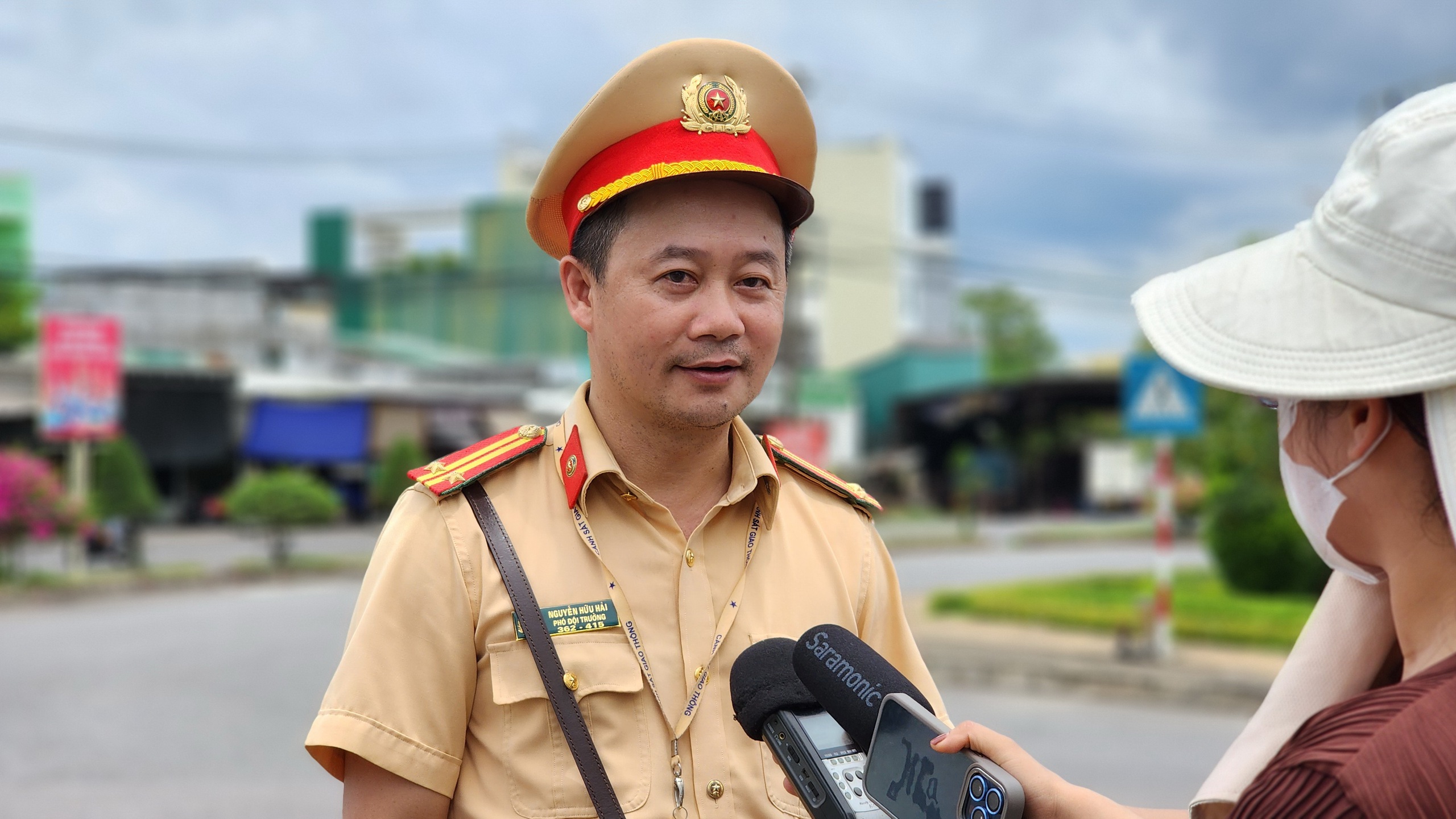 Ch&iacute;nh thức đ&oacute;ng cầu Tr&agrave; Kh&uacute;c 2, CSGT căng m&igrave;nh điều tiết phương tiện- Ảnh 12.