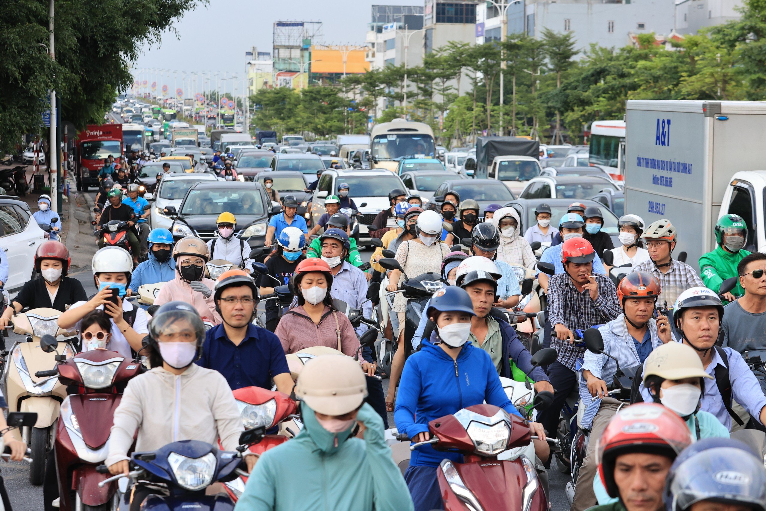 Cận cảnh giao th&ocirc;ng tại vị tr&iacute; sắp l&agrave;m hầm chui 750 tỷ "chia lửa" cho n&uacute;t giao Cổ Linh- Ảnh 10.