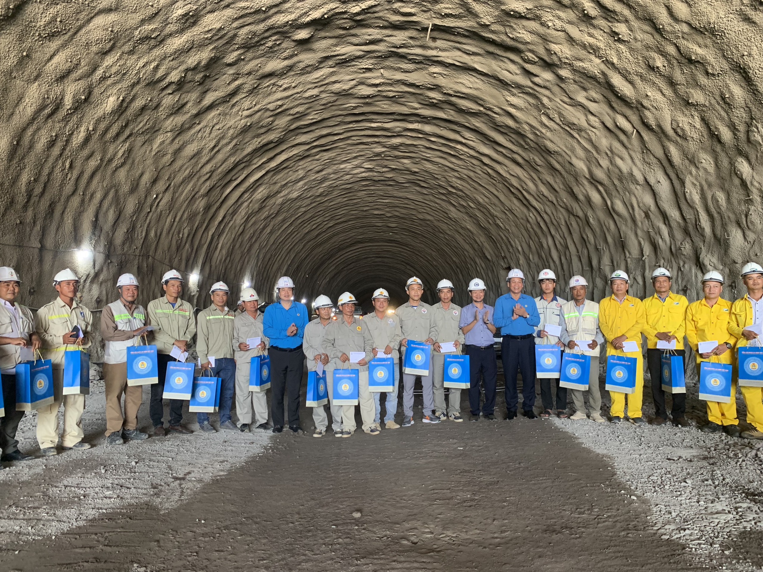 C&ocirc;ng đo&agrave;n GTVT Việt Nam: Tập trung đưa nghị quyết đại hội v&agrave;o cuộc sống- Ảnh 8.