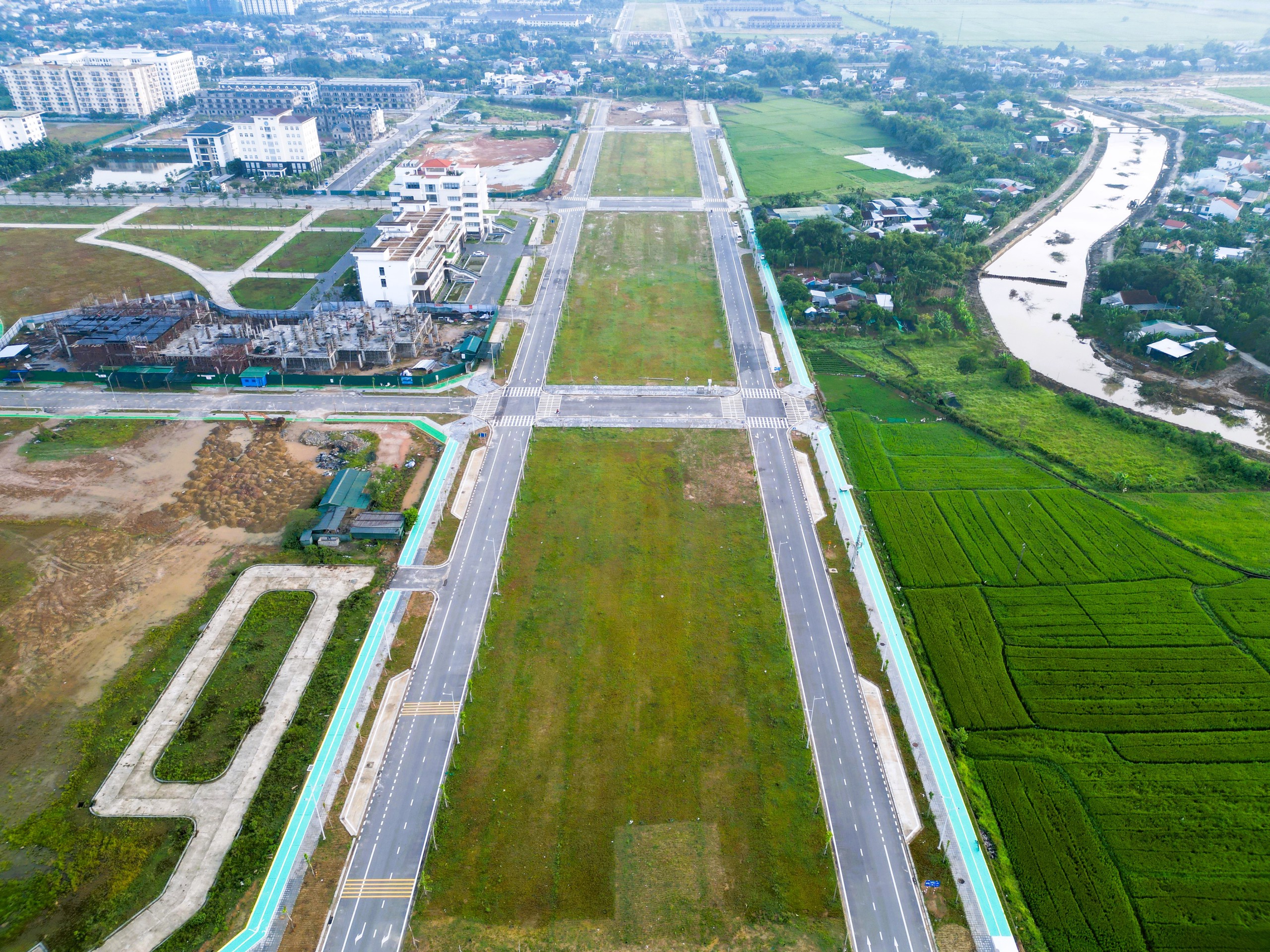 Huế sơn xanh, mở l&agrave;n đường d&agrave;nh ri&ecirc;ng cho xe đạp tr&ecirc;n vỉa h&egrave;- Ảnh 6.