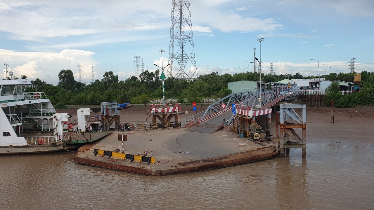 Tr&agrave; Vinh: Bố tr&iacute; 2 b&atilde;i chứa b&ugrave;n để nạo v&eacute;t ph&agrave; K&ecirc;nh Tắt, L&aacute;ng Sắt- Ảnh 1.