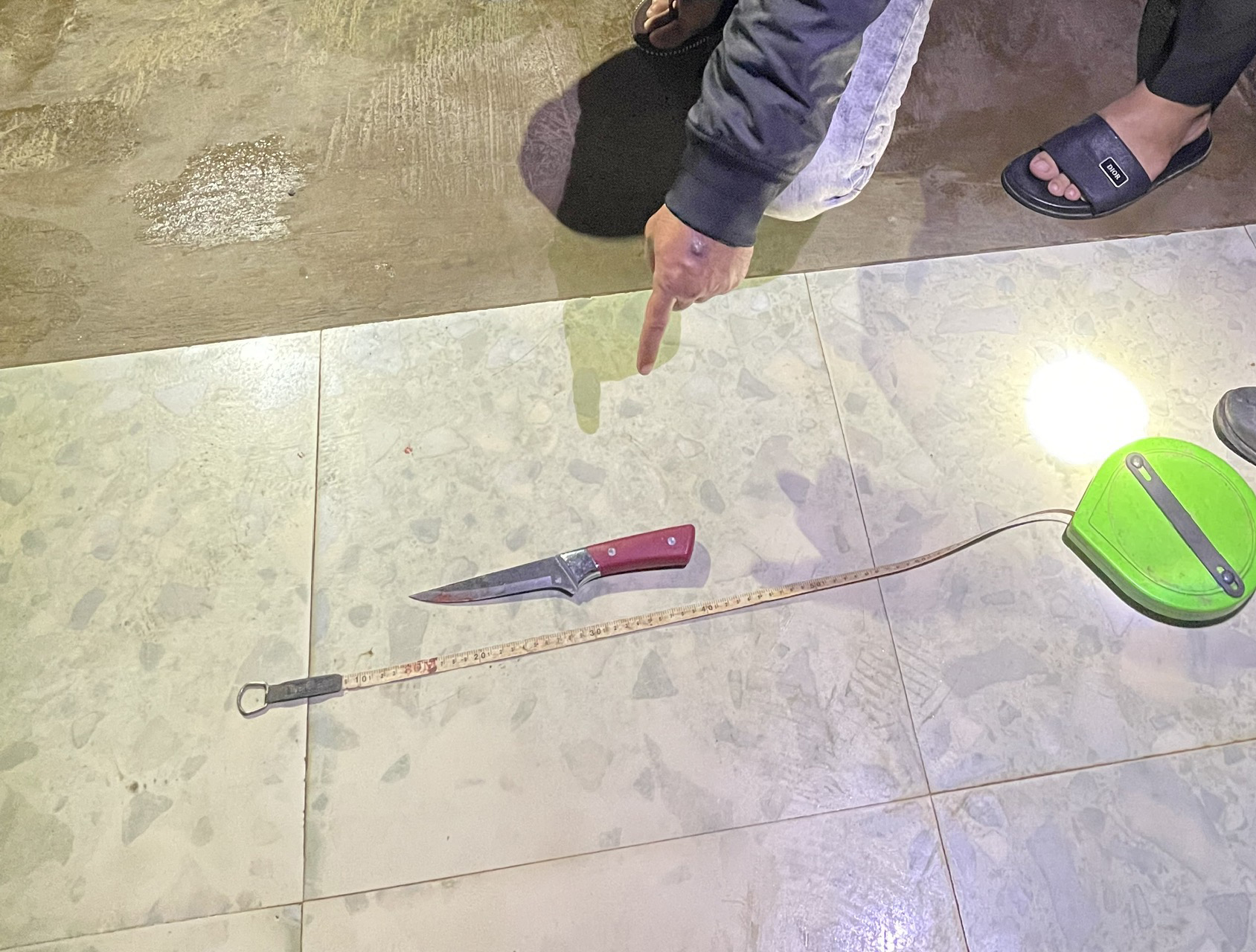 Mang dao giải quyết m&acirc;u thuẫn khiến một người bỏ mạng- Ảnh 2.