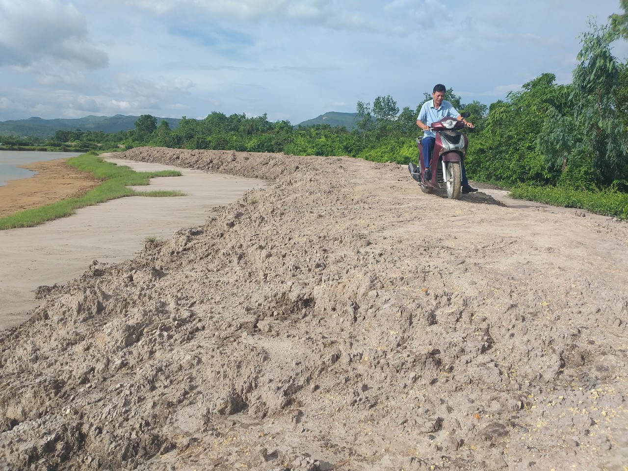 Quảng Ninh: Trăm hộ d&acirc;n thấp thỏm b&ecirc;n tuyến đ&ecirc; xuống cấp, x&oacute;i m&ograve;n- Ảnh 4.